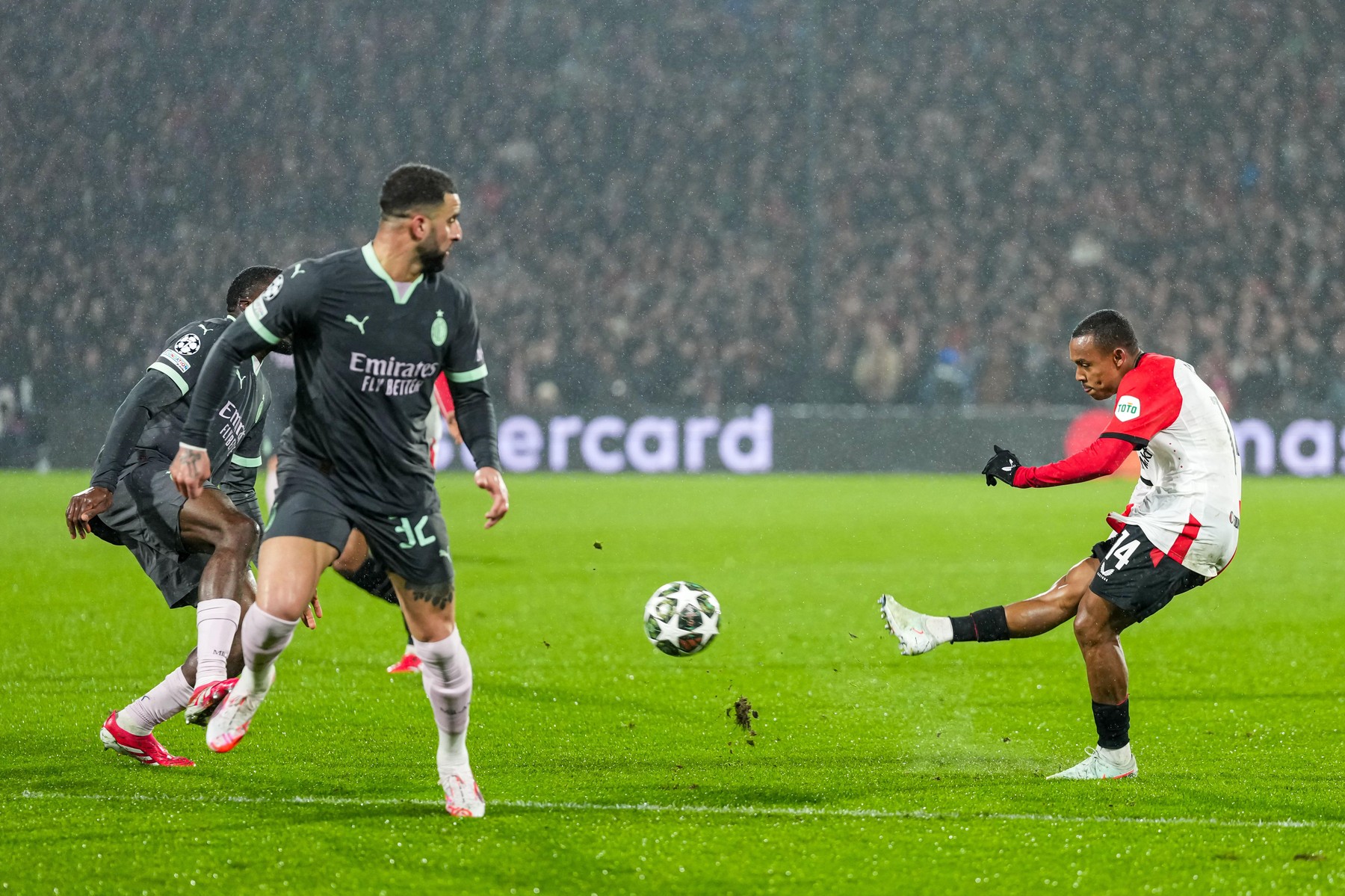 Feyenoord - AC Milan 1-0, în play-off-ul pentru optimile UEFA Champions League