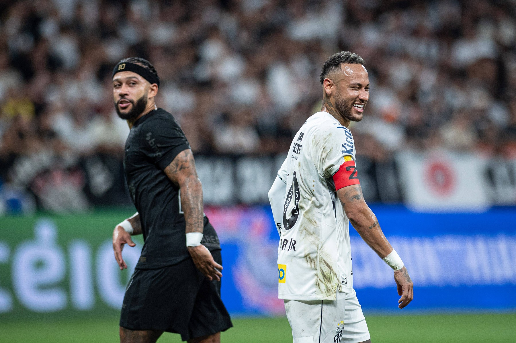 Neymar și Memphis Depay, gest emoționant la finalul meciului. Cum au fost surprinși cei doi fotbaliști