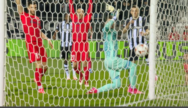 PAOK - FCSB 1-0, ACUM pe DGS 1. Samatta deschide scorul pe Toumba. Ocazie Bîrligea