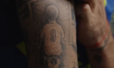 Tatuaj cu numărul 9