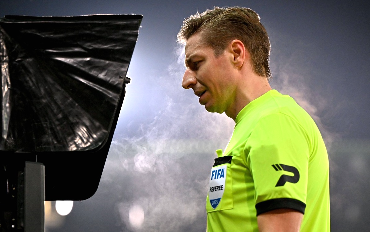 Acuzații extrem de grave după PAOK - FCSB! Arbitrul, suspectat de "lucruri care n-au nicio legătură cu fotbalul"
