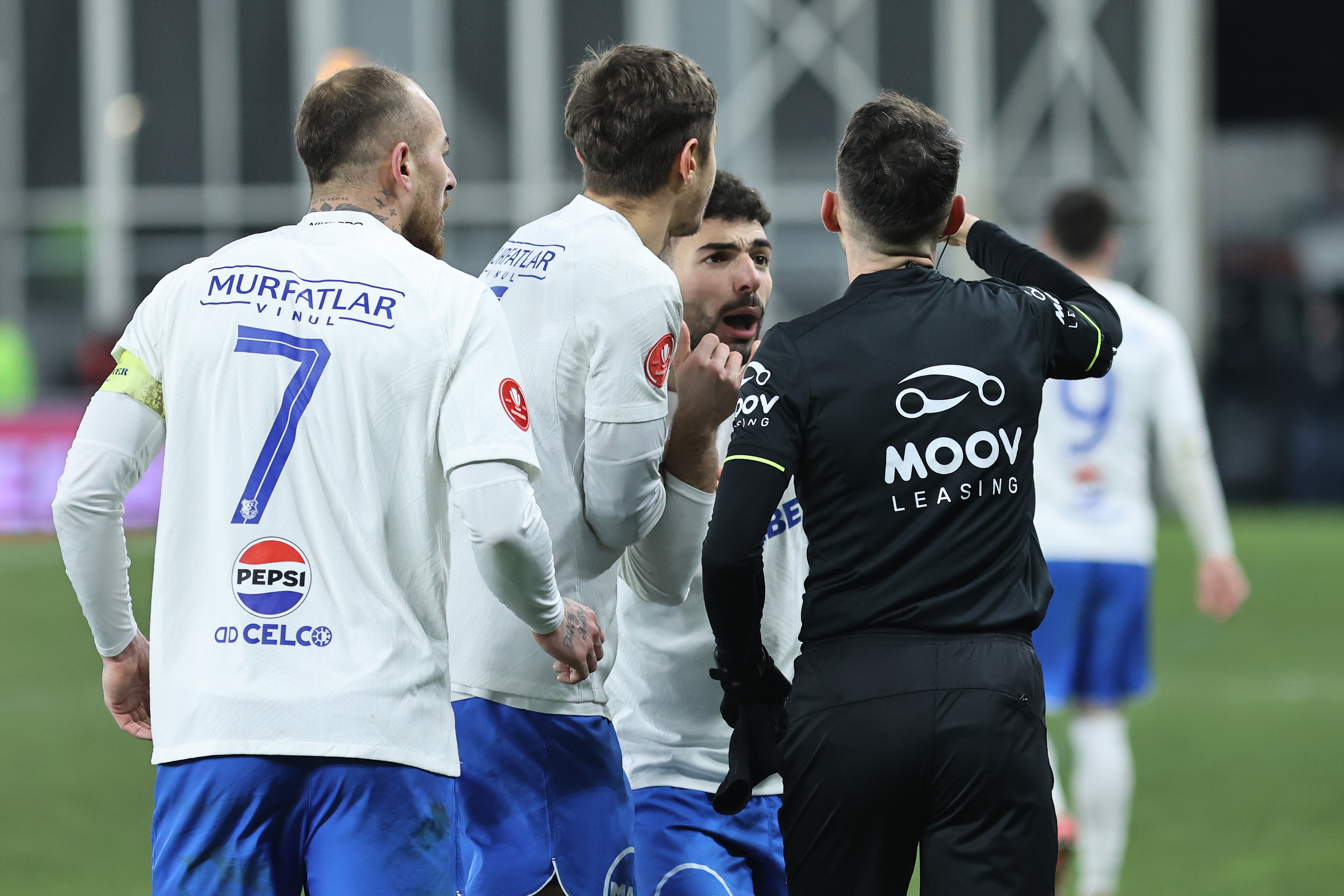 Un club din MLS și-a trimis scouterii la Dinamo - Farul! Jucătorul lăudat de Hagi, urmărit de americani