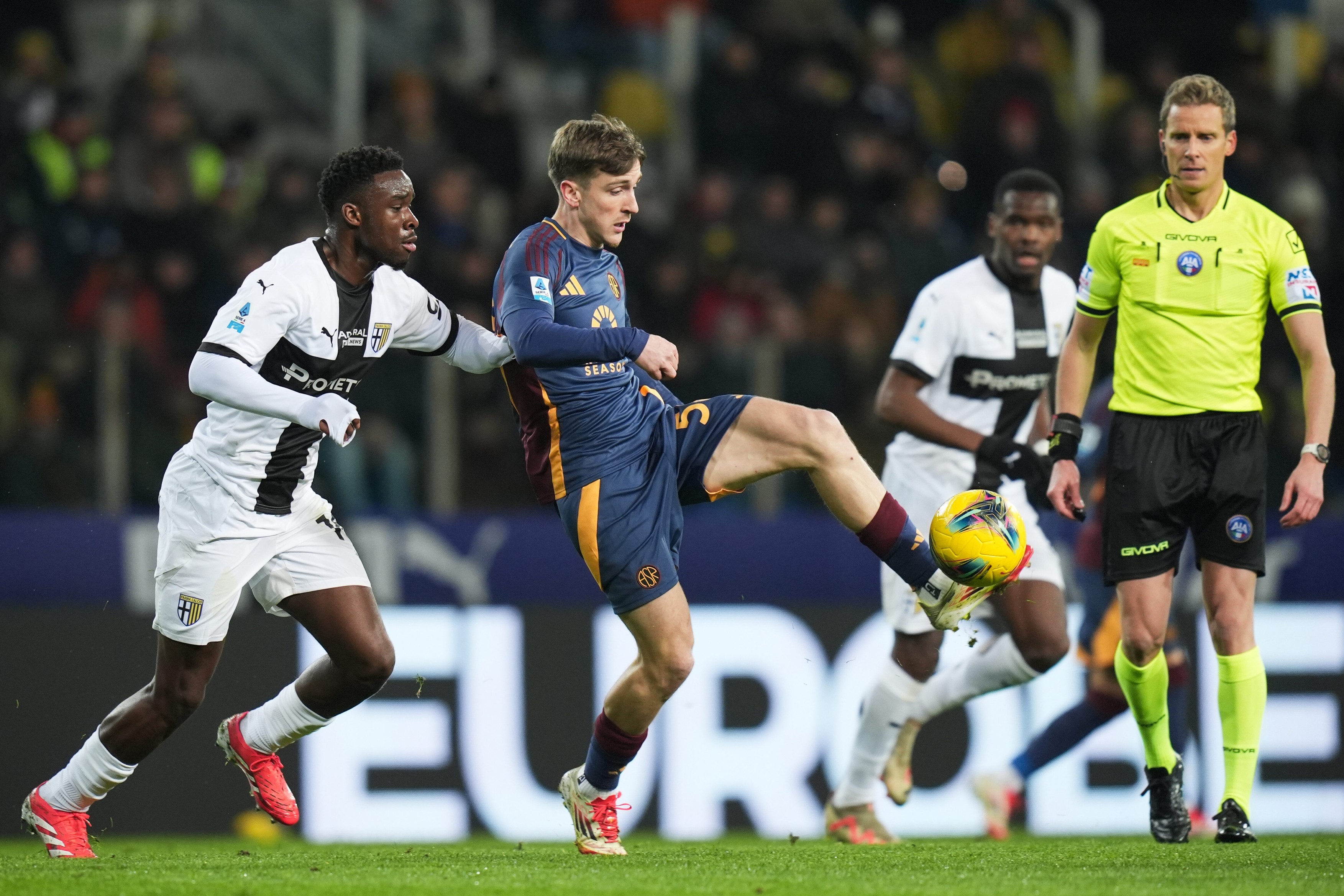 Parma - AS Roma 0-1. ”Cruciații” au jucat în 10 oameni din minutul 30 / Juventus - Inter, 21:45, pe DGS 2