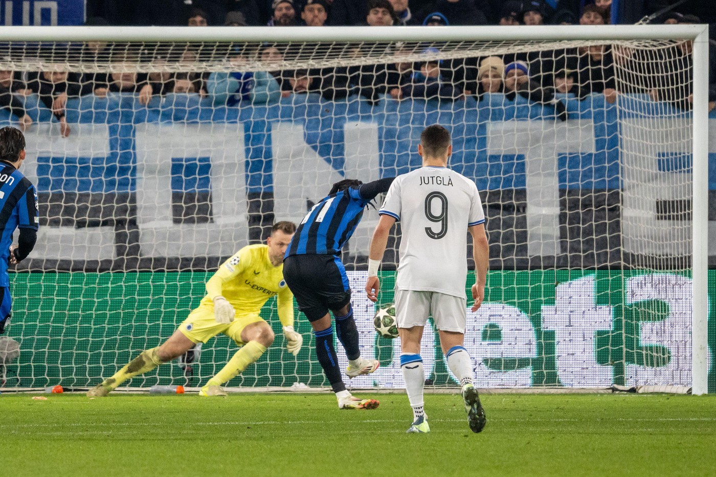 A reacționat după ce antrenorul ”l-a făcut praf”! A ratat un penalty și echipa a fost eliminată din UCL