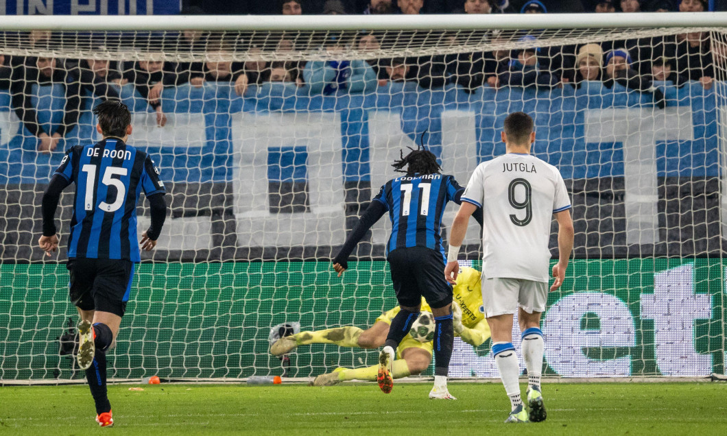 Ademola Lookman Atalanta BC fails penalty during match Atalanta BC vs Club Brugge KV Champions League play-offs 2nd leg - Bergamo, Italy - february 18 2025 Credit: Kines Milano/Alamy Live News