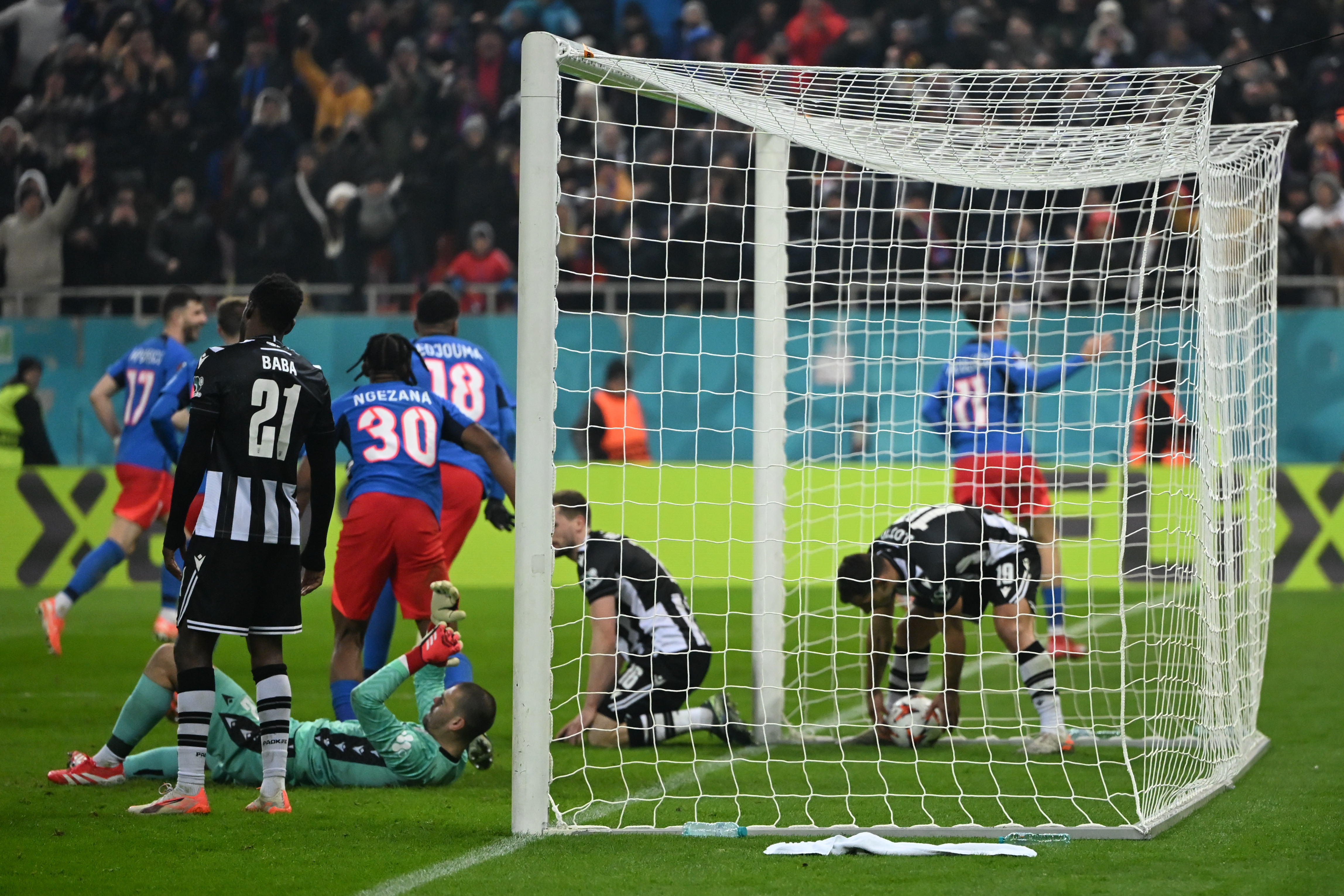 Grecii nu l-au iertat pe Răzvan Lucescu, după ce PAOK a fost eliminată de FCSB din Europa League: ”Eșec total!”