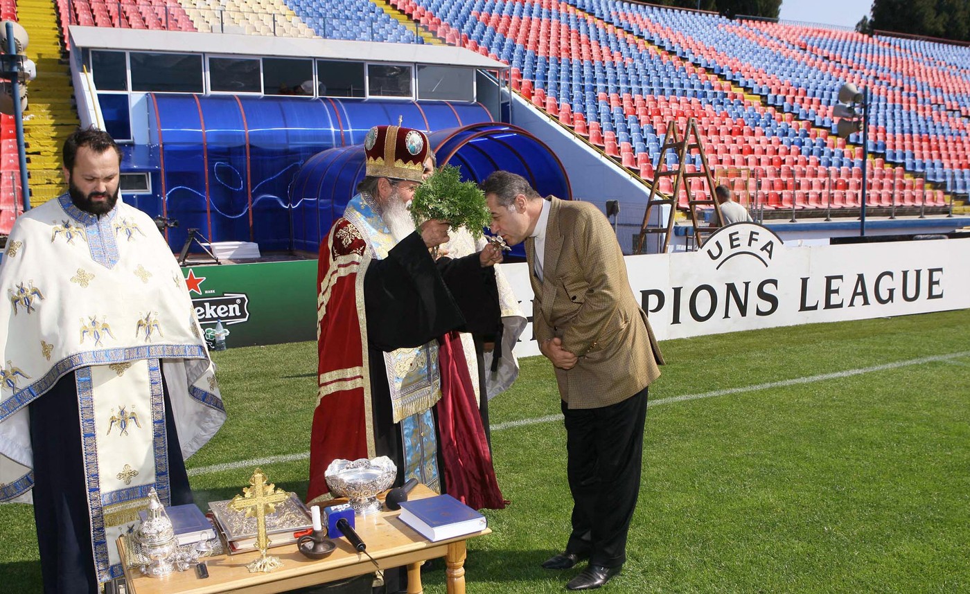 Ce au răspuns francezii la întrebarea ”Steaua București sau FCSB?”