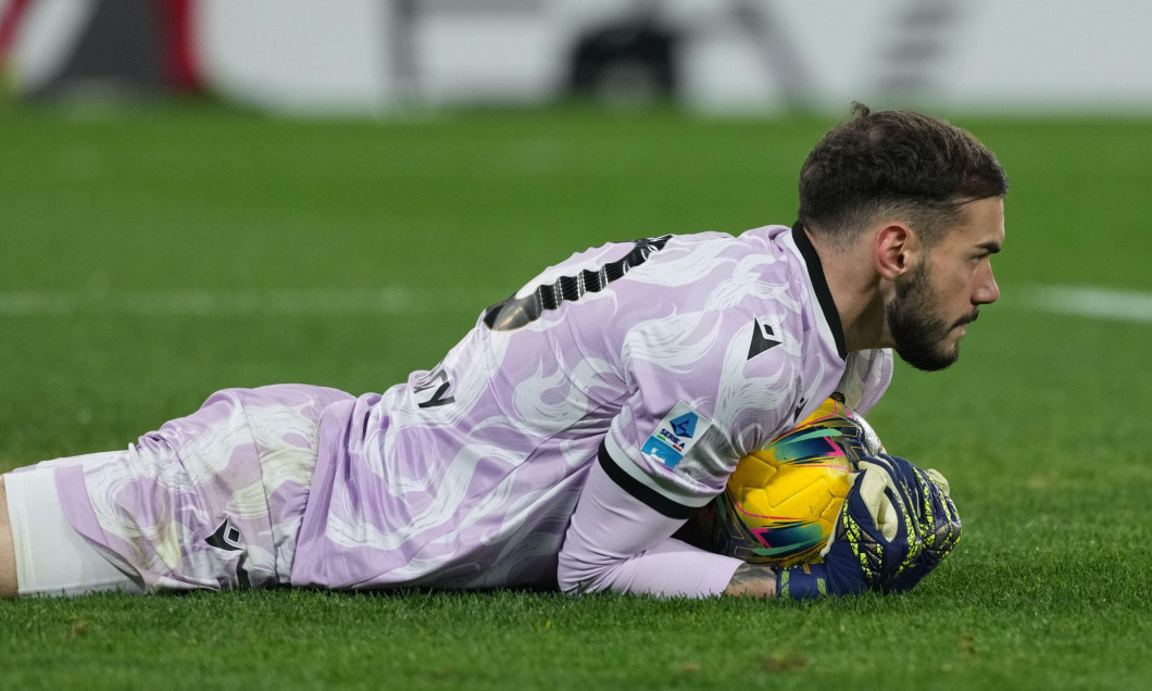 Naples, Italy. 9 Feb, 2025. Razvan Sava of Udinese Calcio during the Serie A match between SSC Napoli and Udinese Calcio at Stadio Diego Armando Maradona Naples Italy on 09 February 2025. Credit: Franco Romano/Alamy Live News