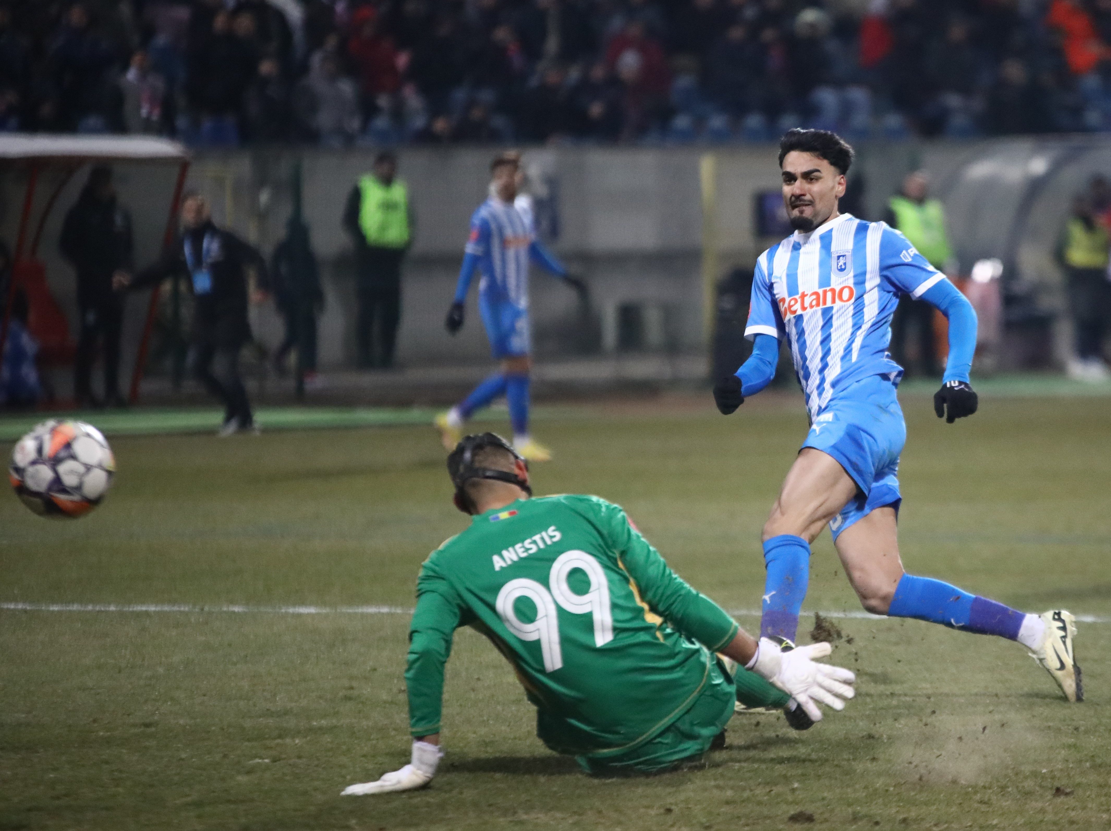 FC Botoșani - Universitatea Craiova, LIVE VIDEO, 18:30, DGS 1. Duelul celor mai bune ofensive din SuperLigă. ECHIPELE