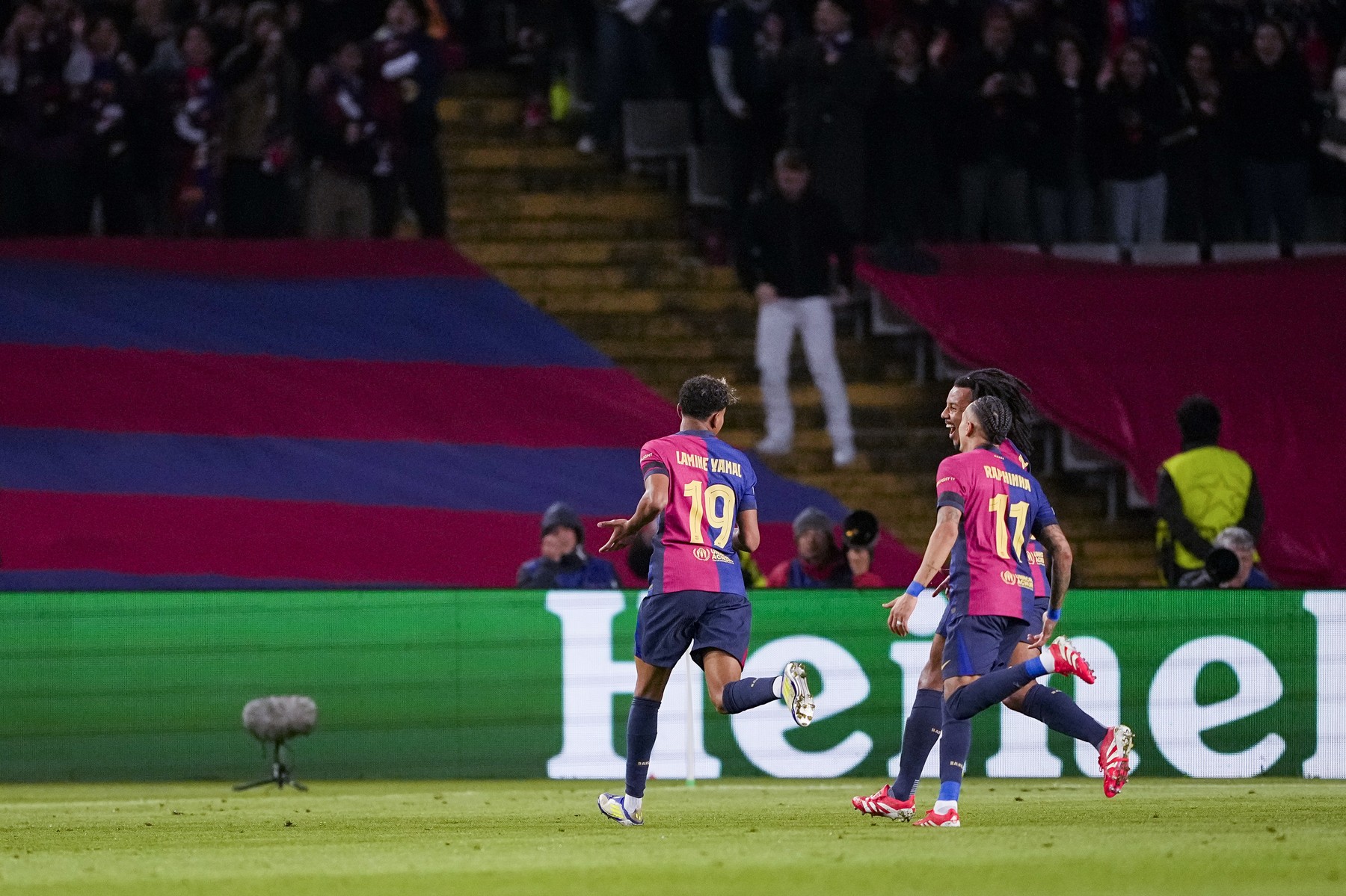 Hansi Flick e sigur, după ce Barcelona s-a calificat în sferturile UEFA Champions League: ”Putem s-o facem!”