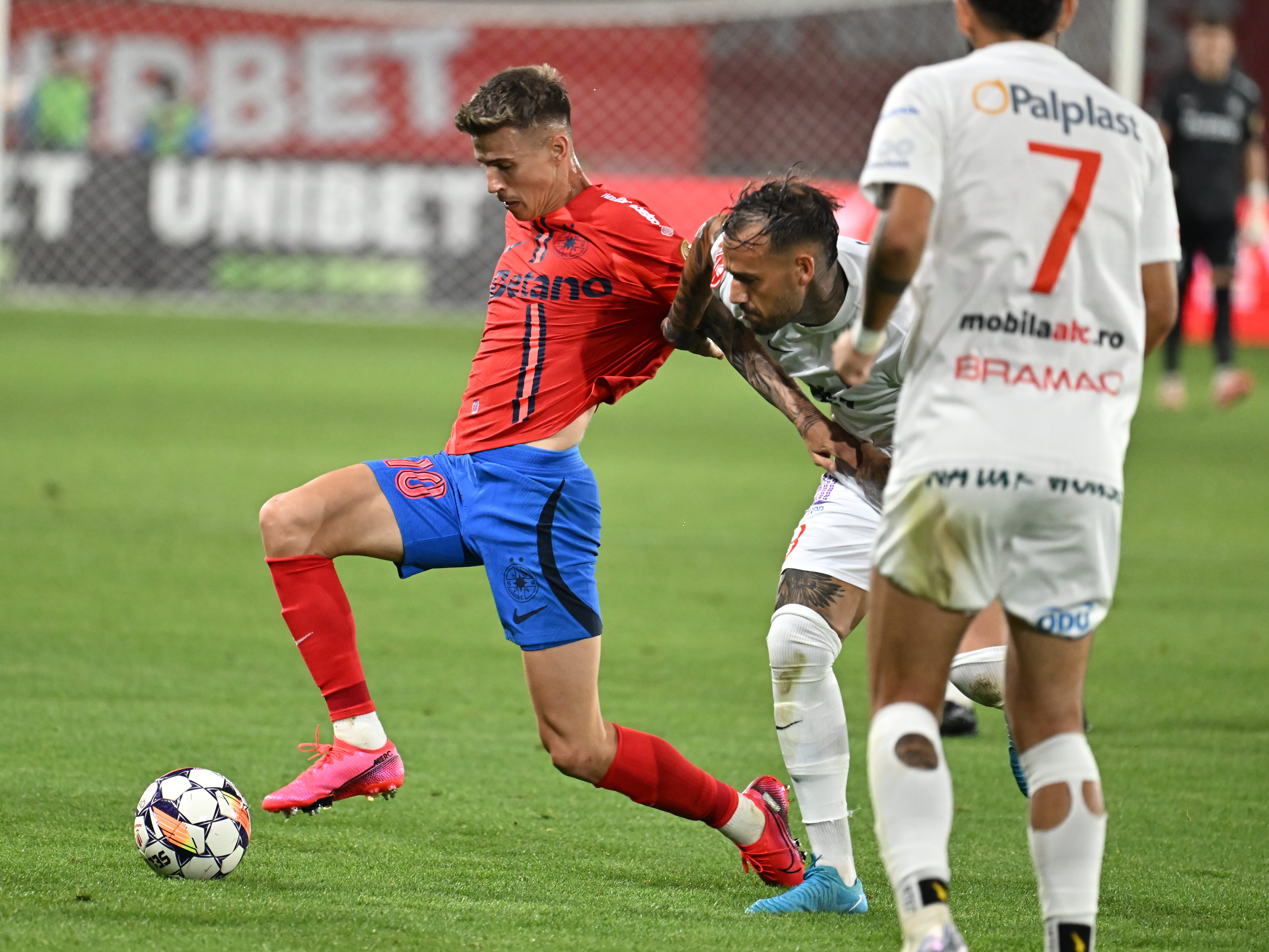 Îl vrea Becali la FCSB? Fostul jucător al lui Lazio a impresionat în România și e gata de transfer: "Vreau trofee!"