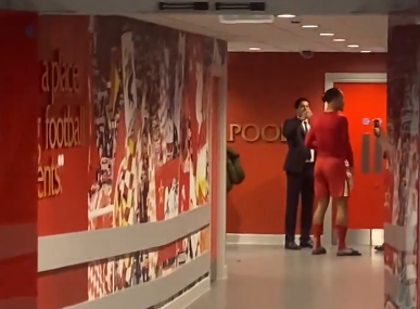 Alarmă pe Anfield! Van Dijk, surprins alături de conducerea lui PSG după ce Liverpool a fost eliminată din UCL