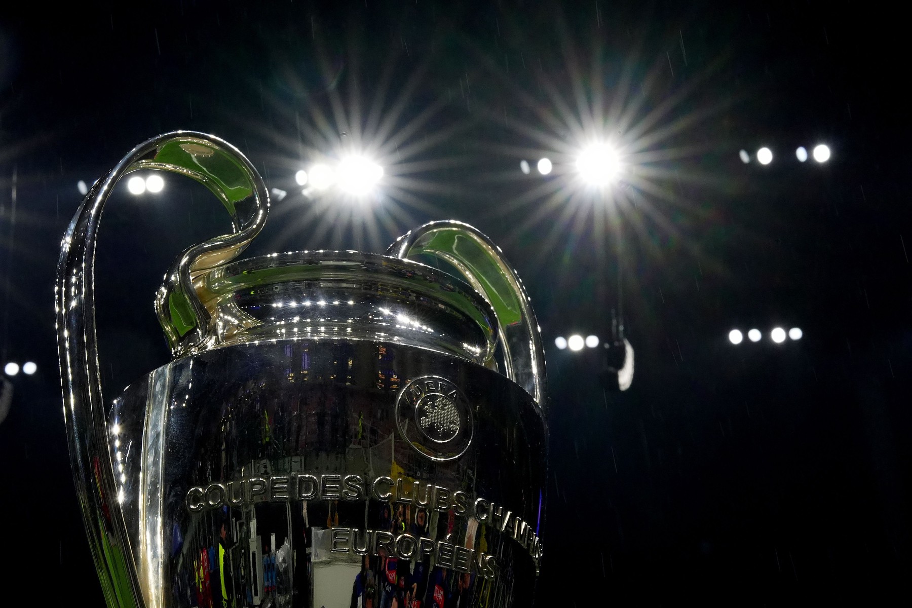 PSG - Bayern 1-2. Liverpool - Real Madrid 1-0. Juventus - Sporting 1-1. Olympiacos - PSV 1-1. Programul și rezultatele din UCL