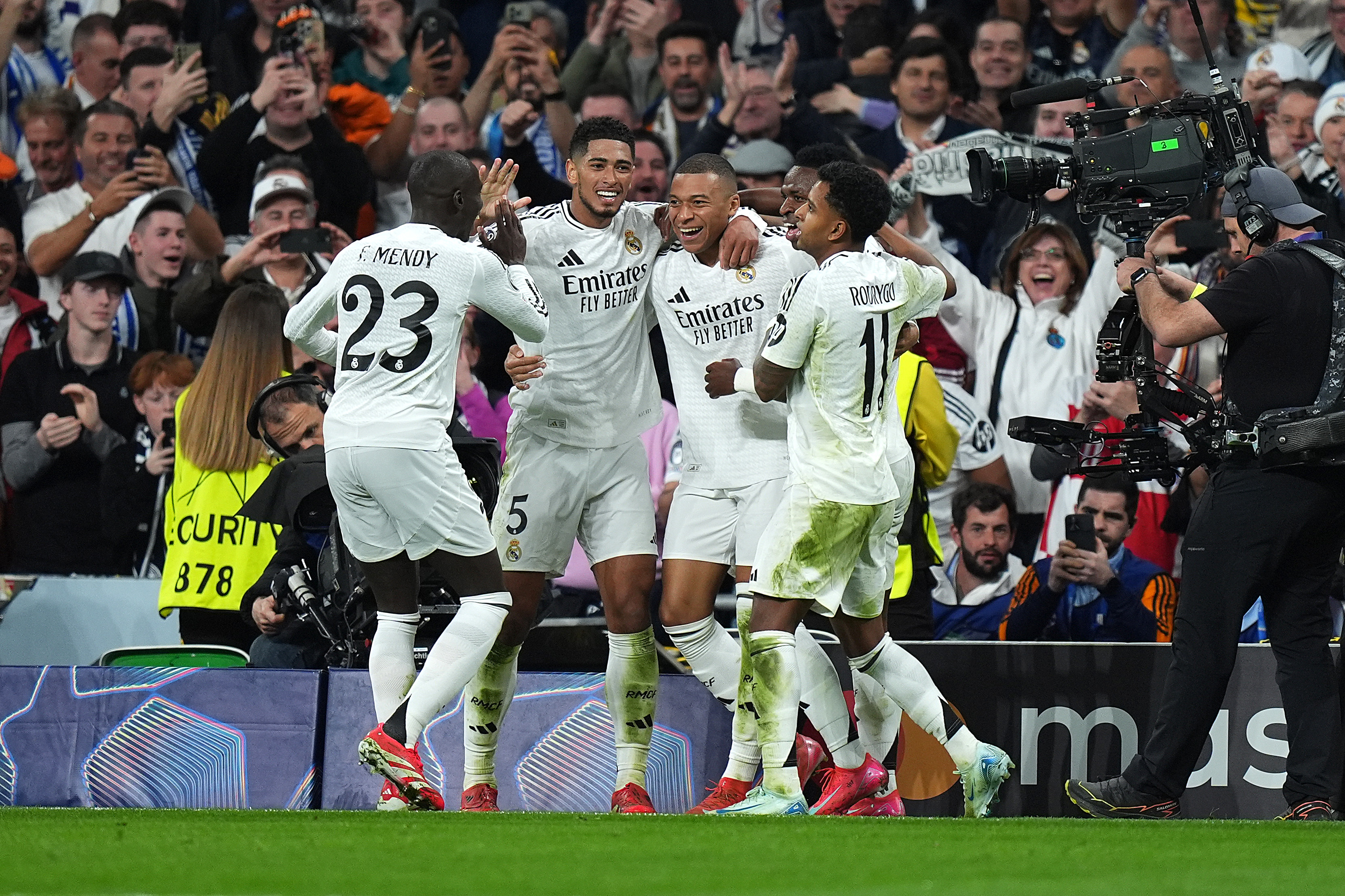 Lovitura primită de Real Madrid, după calificarea în sferturile Champions League: E OUT o lună