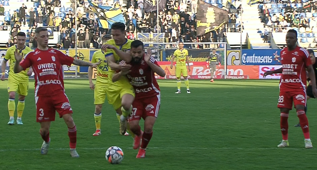 Petrolul a solicitat două penalty-uri în meciul cu Botoșani. Reacțiile lui Adrian Cojocaru