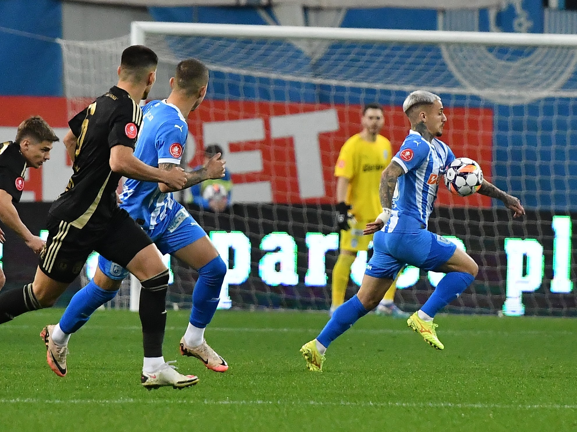 Universitatea Craiova - ”U” Cluj 3-0. Oltenii s-au impus la scor de neprezentare și au urcat pe primul loc