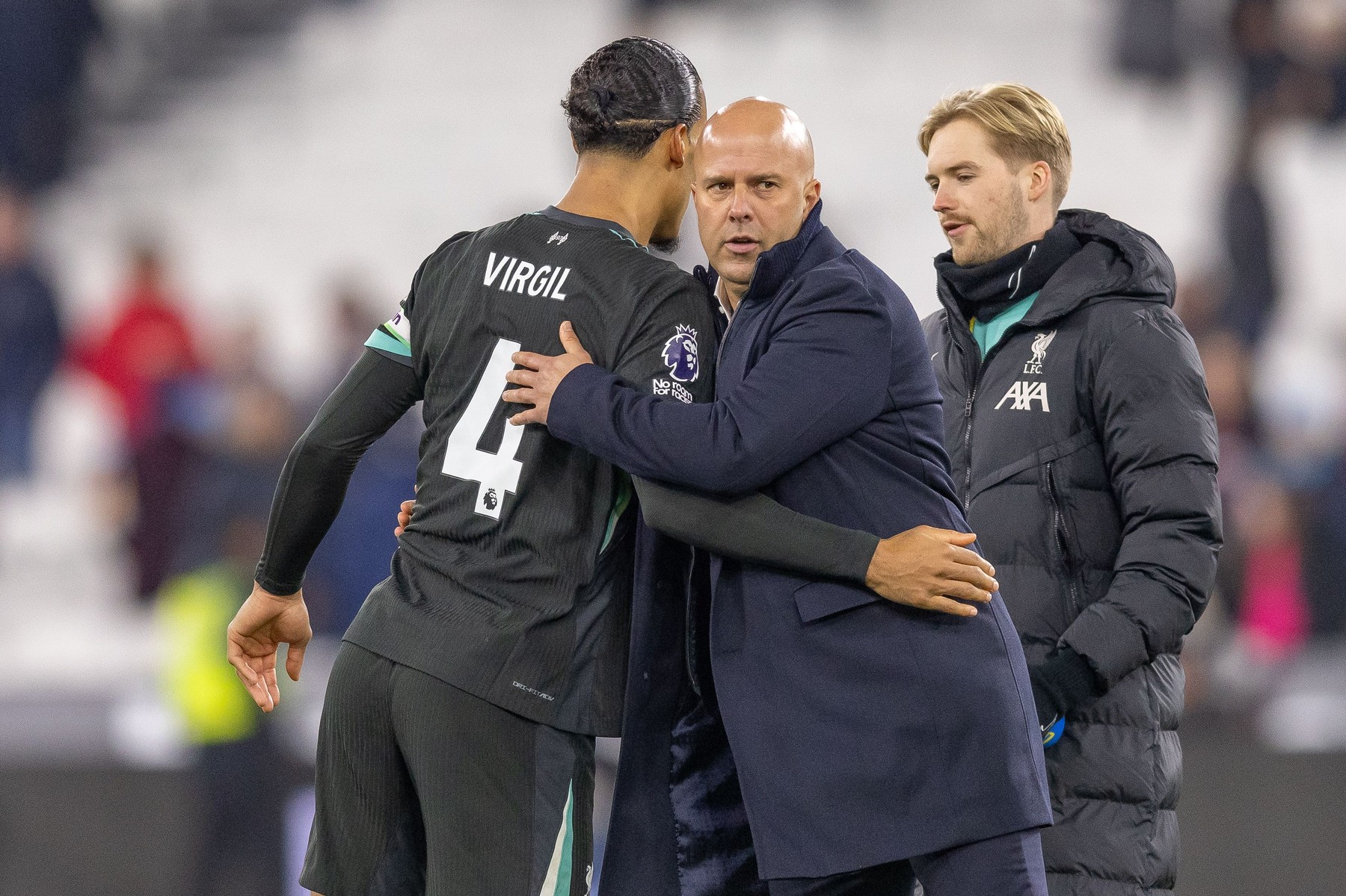 Arne Slot a avut un mesaj clar, după ce Virgil van Dijk a intrat în ultimele luni de contract cu Liverpool