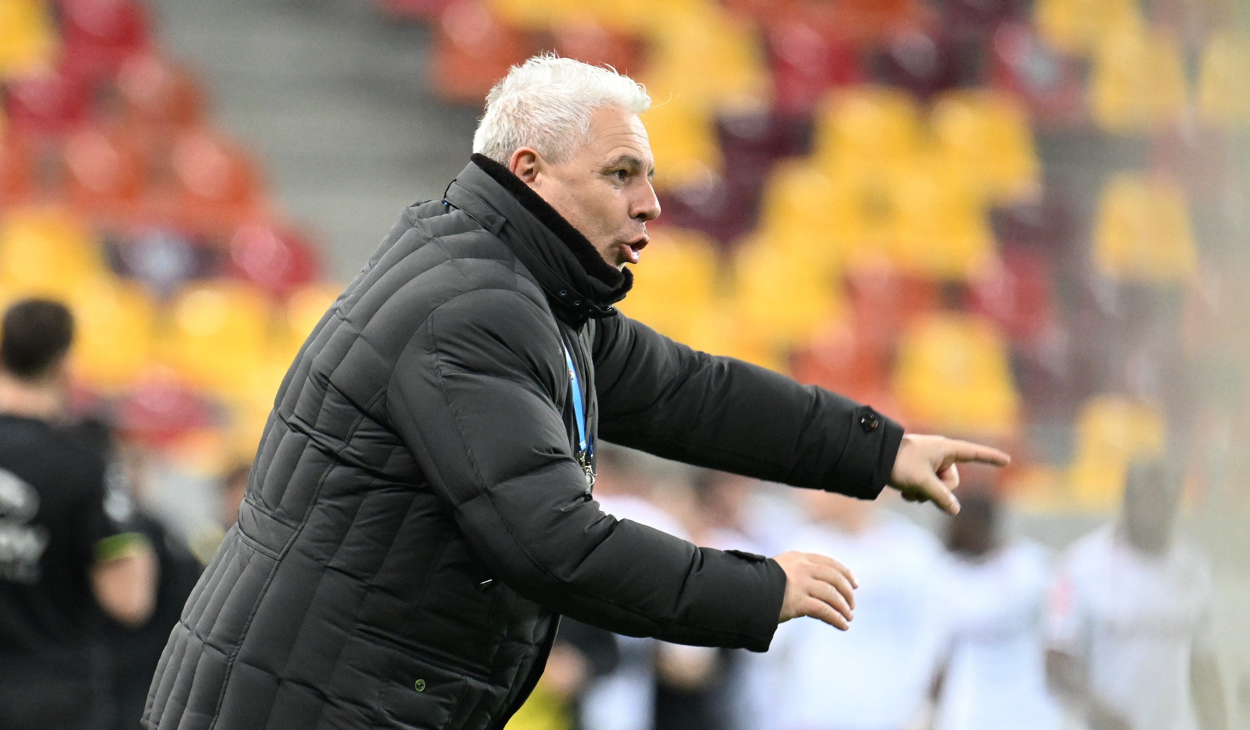 ”S-a împiedicat cu locul 6”. Șumudică nu s-a abținut la adresa FCSB-ului, după remiza cu Rapid: ”Nu pot să ne bată”