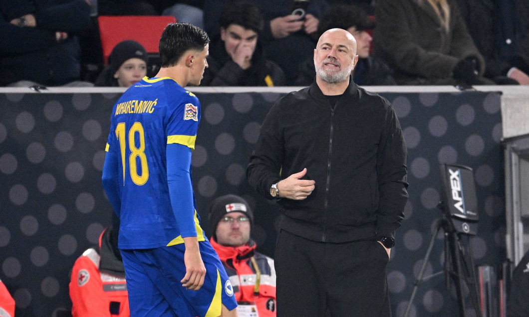 FUSSBALL UEFA Nations League in Freiburg Deutschland - Bosnien-Herzegowina 16.11.2024 Tarik Muharemovic (li, Bosnien-Her