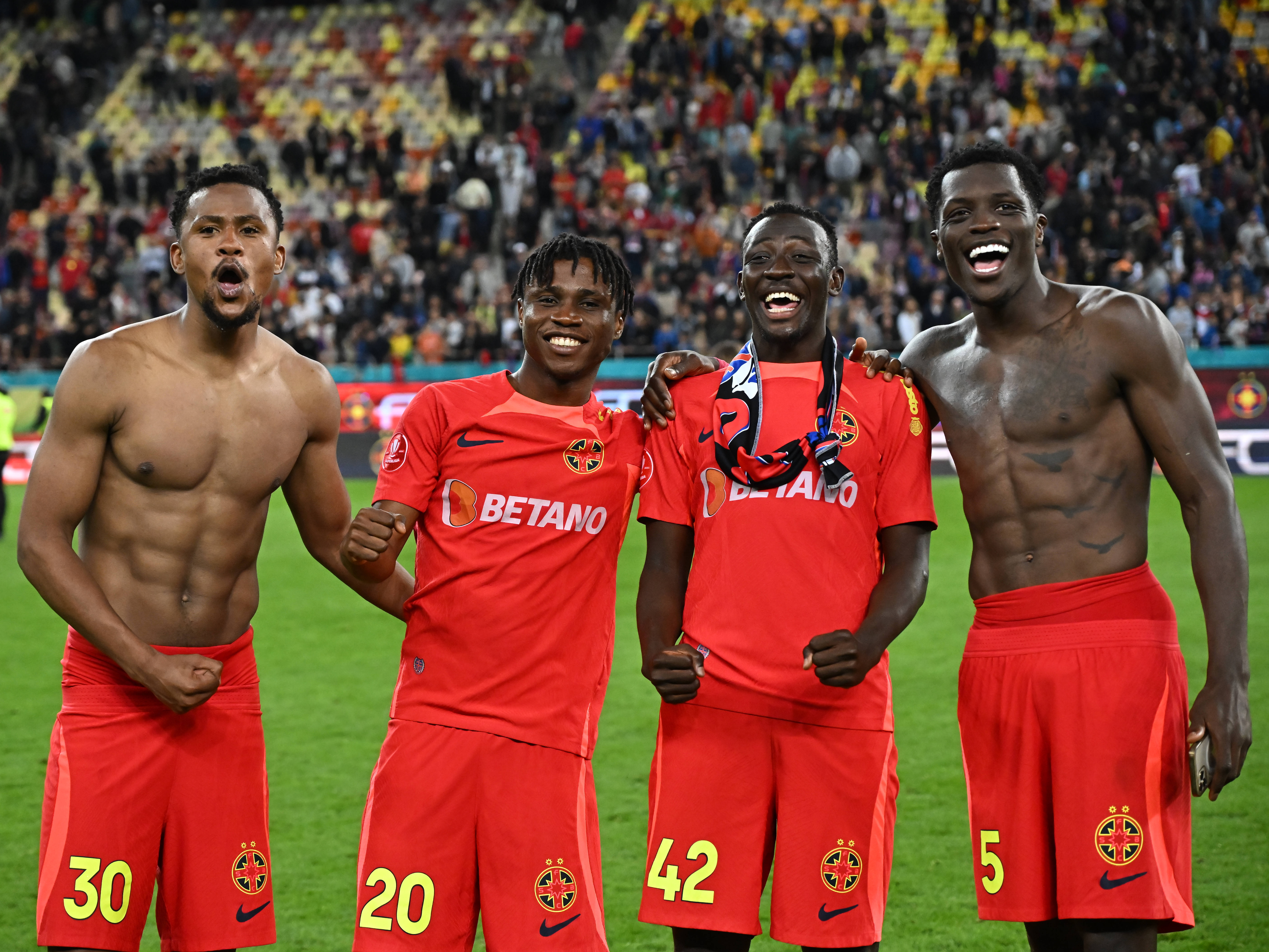 A spus ”da” pentru un salariu aproape dublu! Plecarea de la FCSB e iminentă