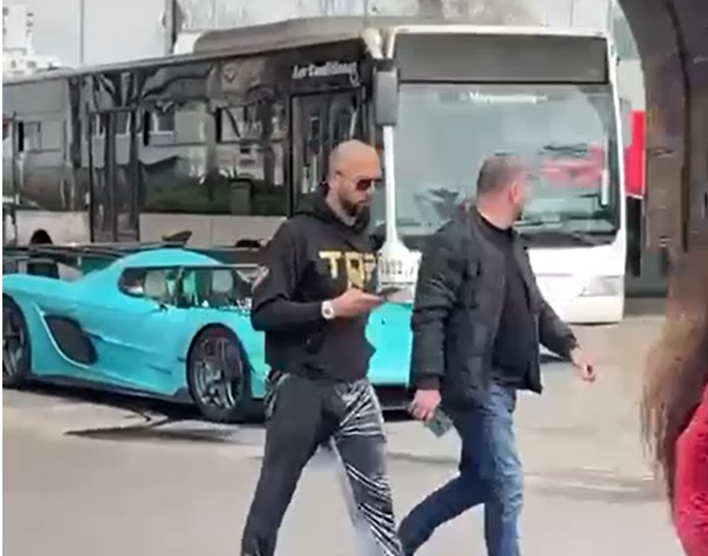 Andrew Tate și-a lăsat bolidul de 3.000.000 $ în mijlocul unei intersecții din București! Ce s-a întâmplat apoi