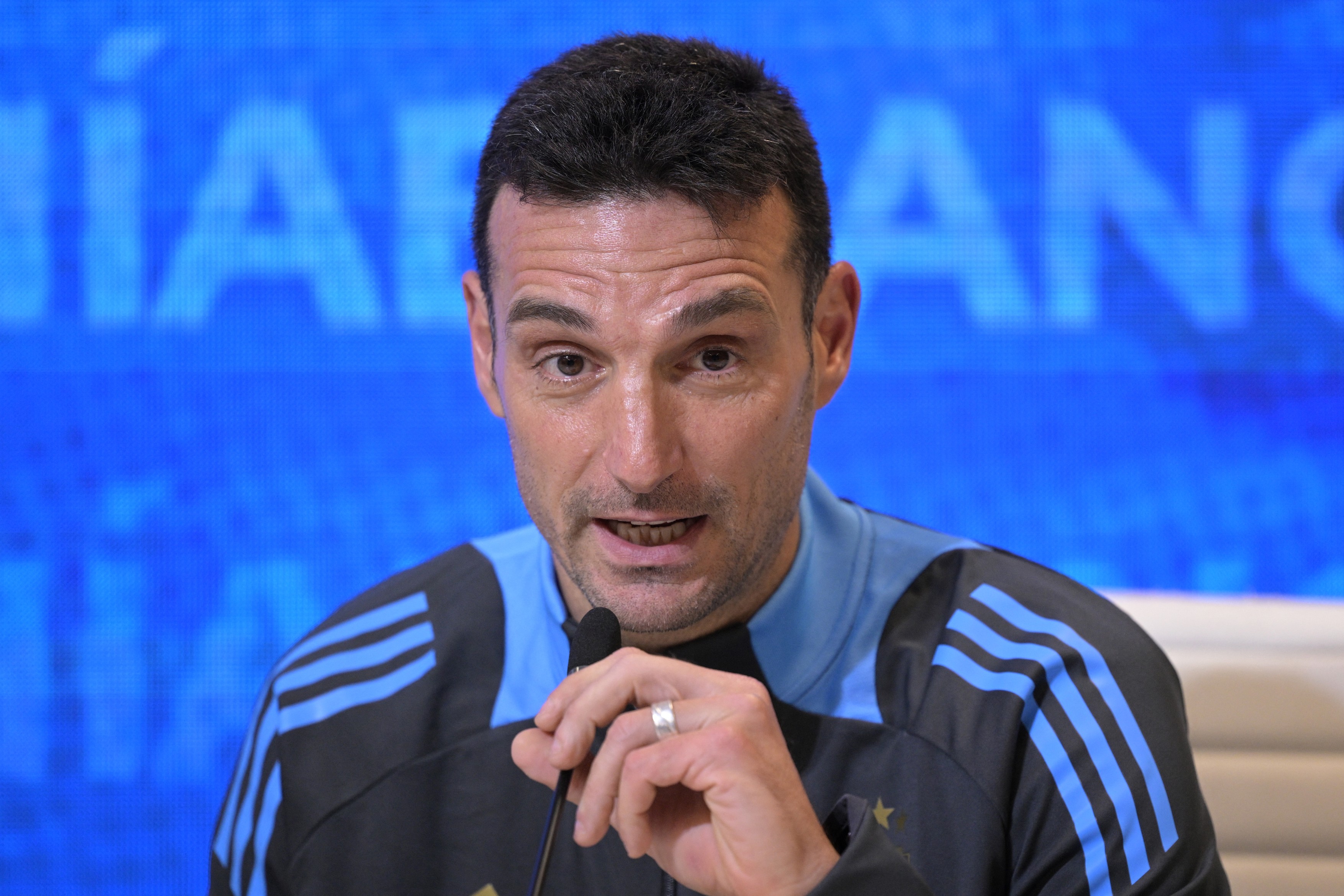 Scaloni i-a răspuns lui Raphinha, după ce brazilianul i-a înjurat pe argentinieni înaintea meciului direct