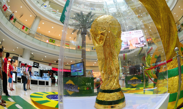 Suzhou, Jiangsu: Jules Rimet Cup in the Shopping Mall