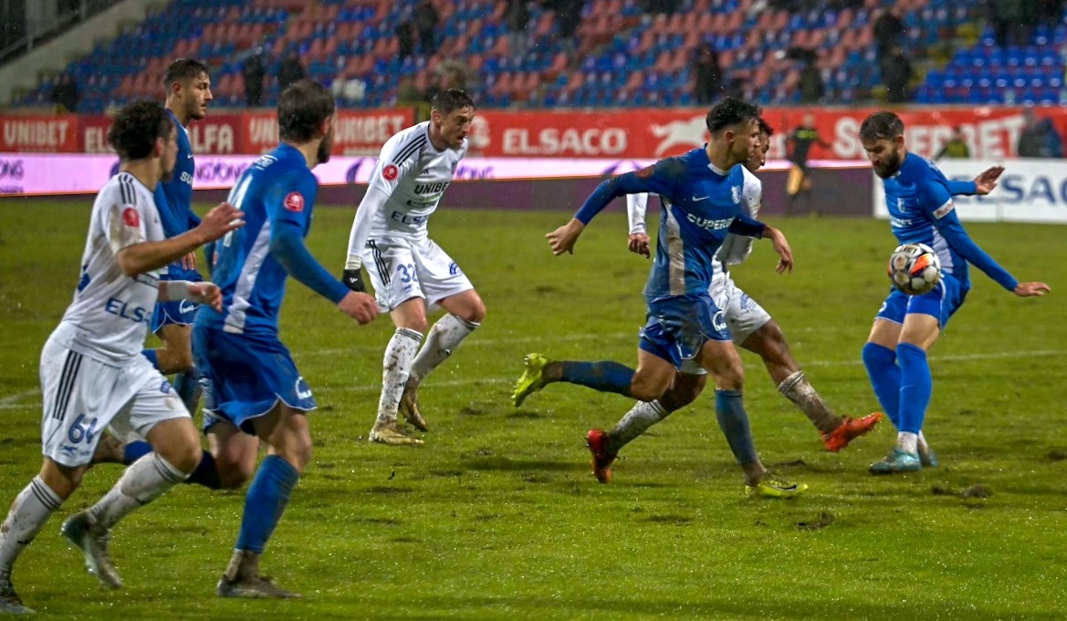 FC Botoșani - Farul Constanța 0-0, ACUM, la DGS 1. Duel între Leo Grozavu și Gică Hagi