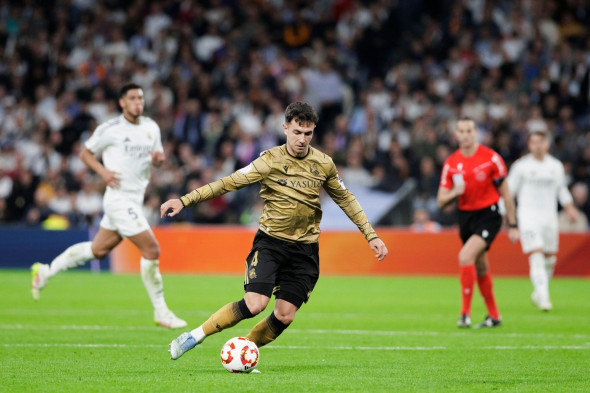 MADRID, SPAIN - April 1: Martín Zubimendi of Real Sociedad in action during the 2024/25 Copa del Rey Semi Final match between Real Madrid and Real Sociedad at Santiago Bernabeu Stadium. (Photo by Guillermo Martinez)