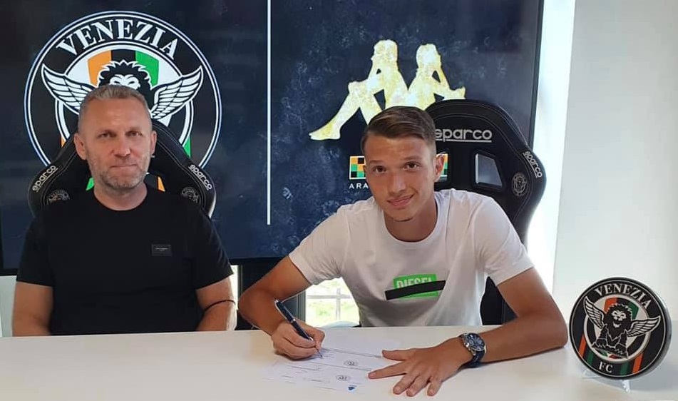 Doi dintr-o lovitură! Puștii de națională, trecuți pe la Venezia și Salernitana, au semnat în SuperLigă