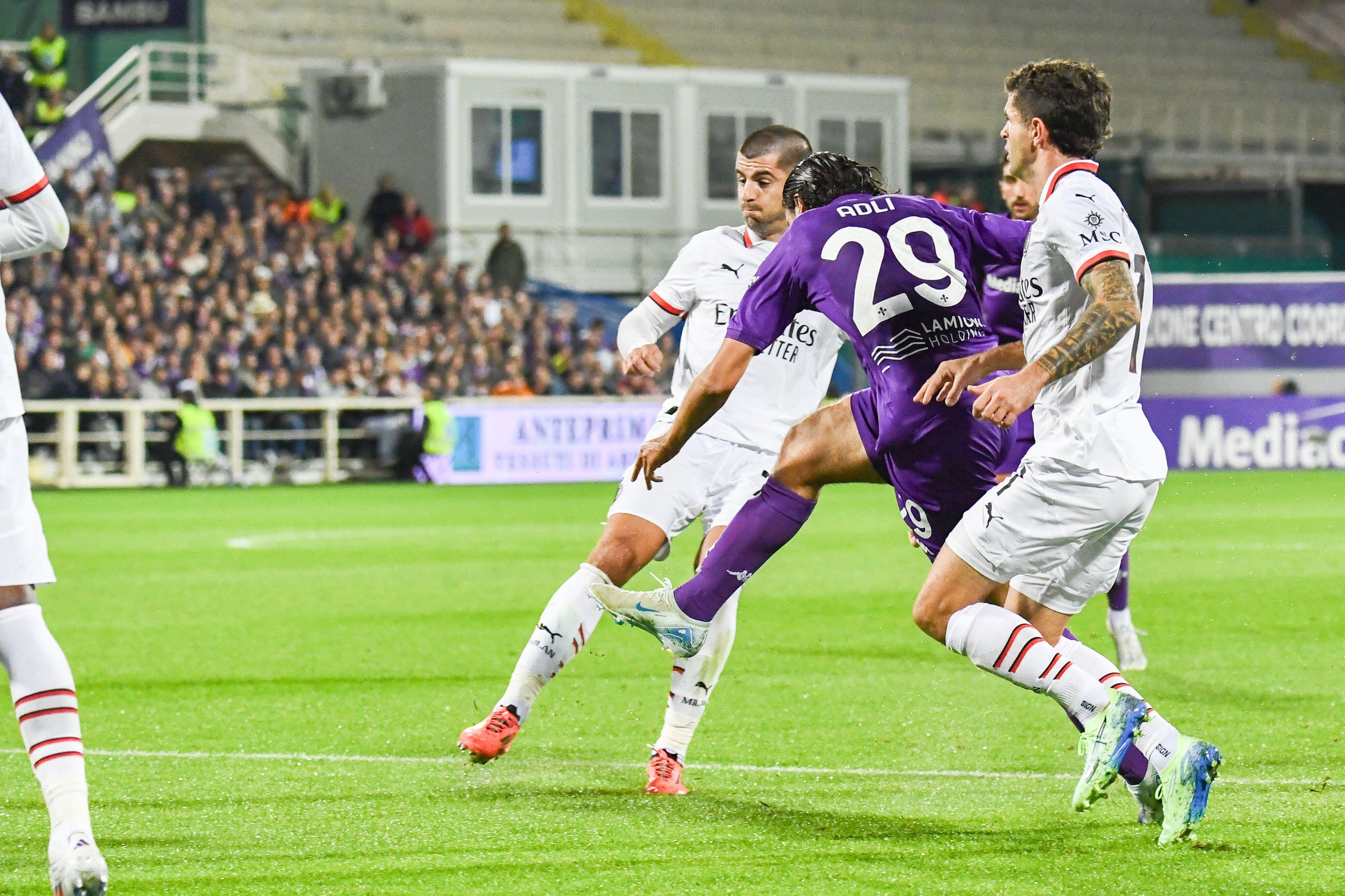 Milan - Fiorentina 1-2, ACUM, DGS 3. Parma - Inter 2-2. Trupa lui Cristi Chivu a revenit de la 0-2