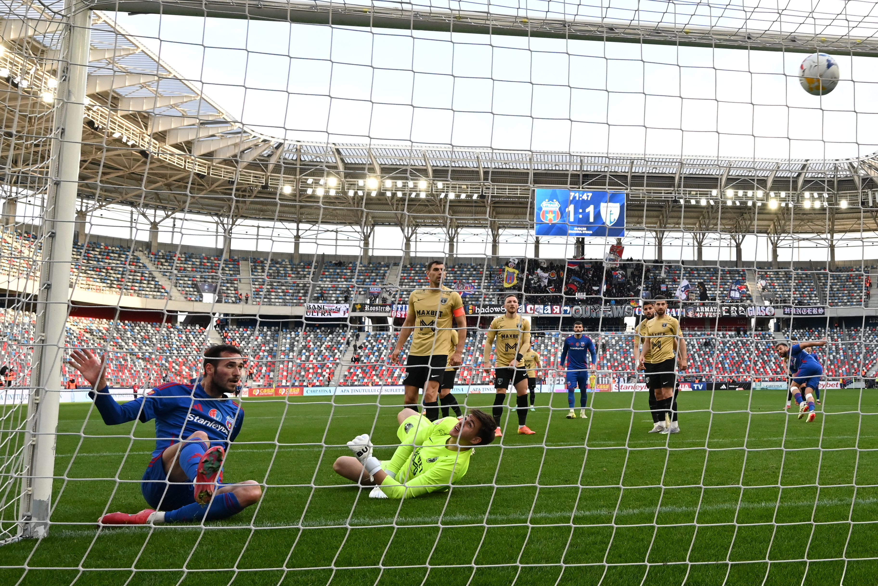Steaua - Voluntari 3-2. "Militarii" au revenit de la 0-1. Final spectaculos