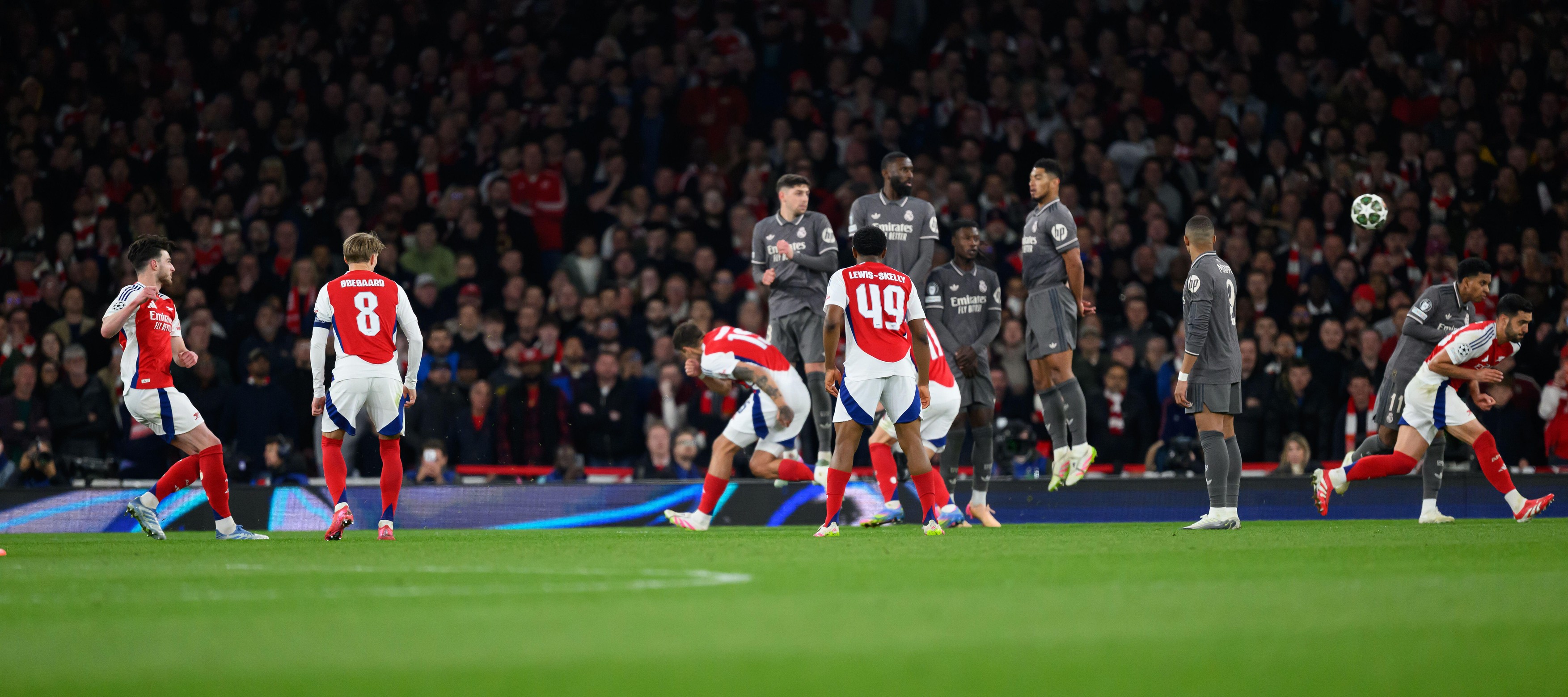 "A intrat în 'Olimpul' marilor fotbaliști". Verdictul dat în direct după Arsenal - Real Madrid 3-0