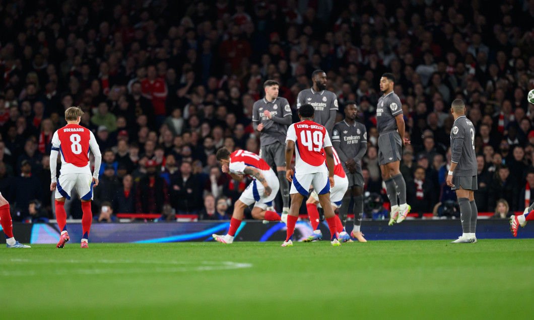 Arsenal v Real Madrid - Champions League Quarter Final - Emirates Stadium. Declan Rice scores his se4cond goal with another 2nd half free kick for Arsenal. Picture : Mark Pain / Alamy Live News