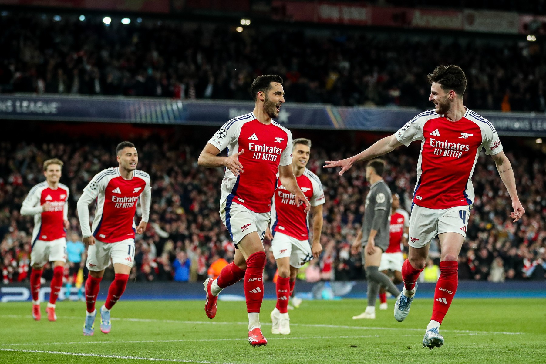 După ce i-a spulberat în UCL, Arsenal vrea să le mai dea o lovitură celor de la Real Madrid! Planul de 235.000.000 €