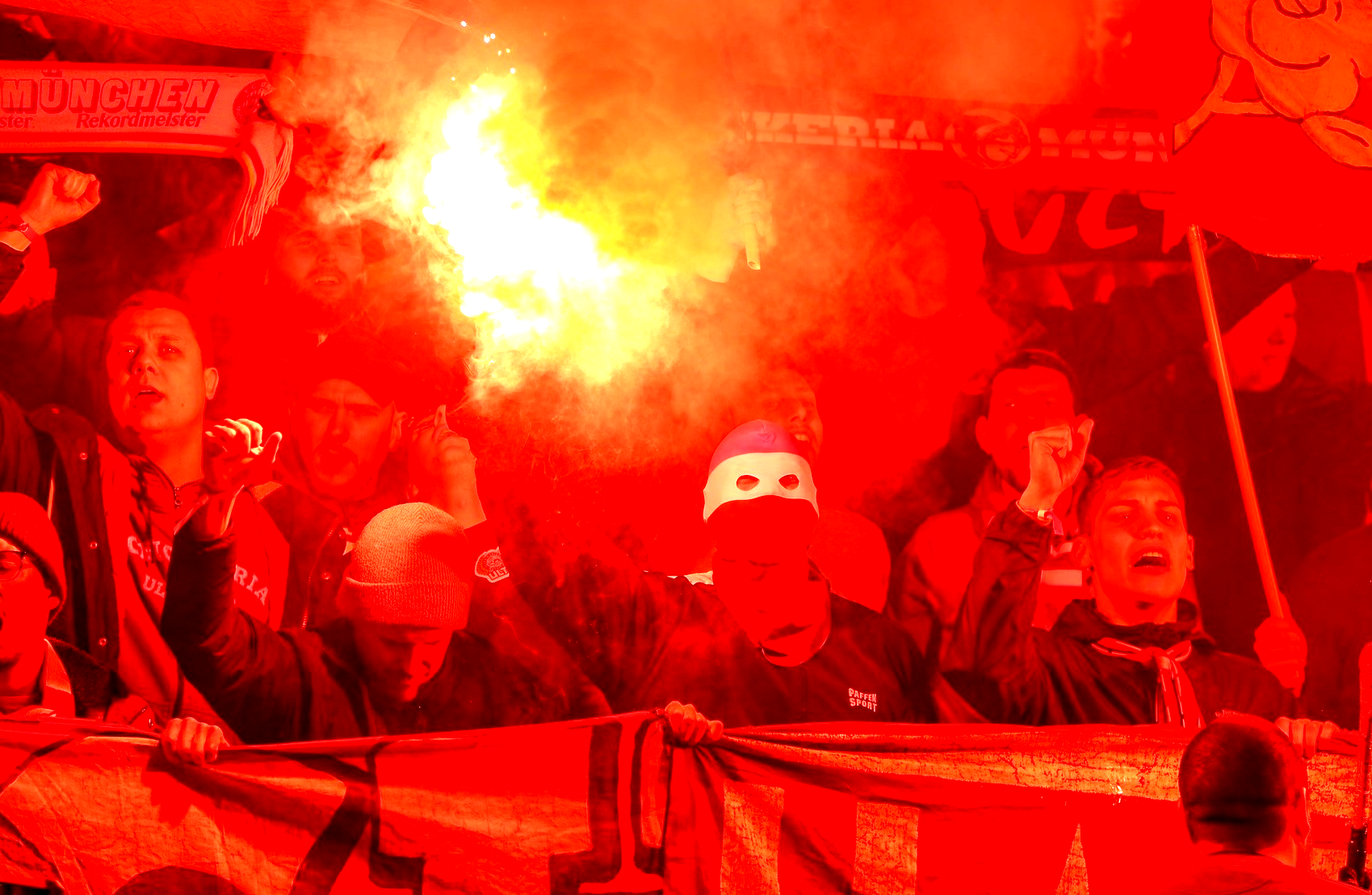 A văzut "iadul" în Champions League! L-au înjurat de mamă și soție timp de 90 de minute