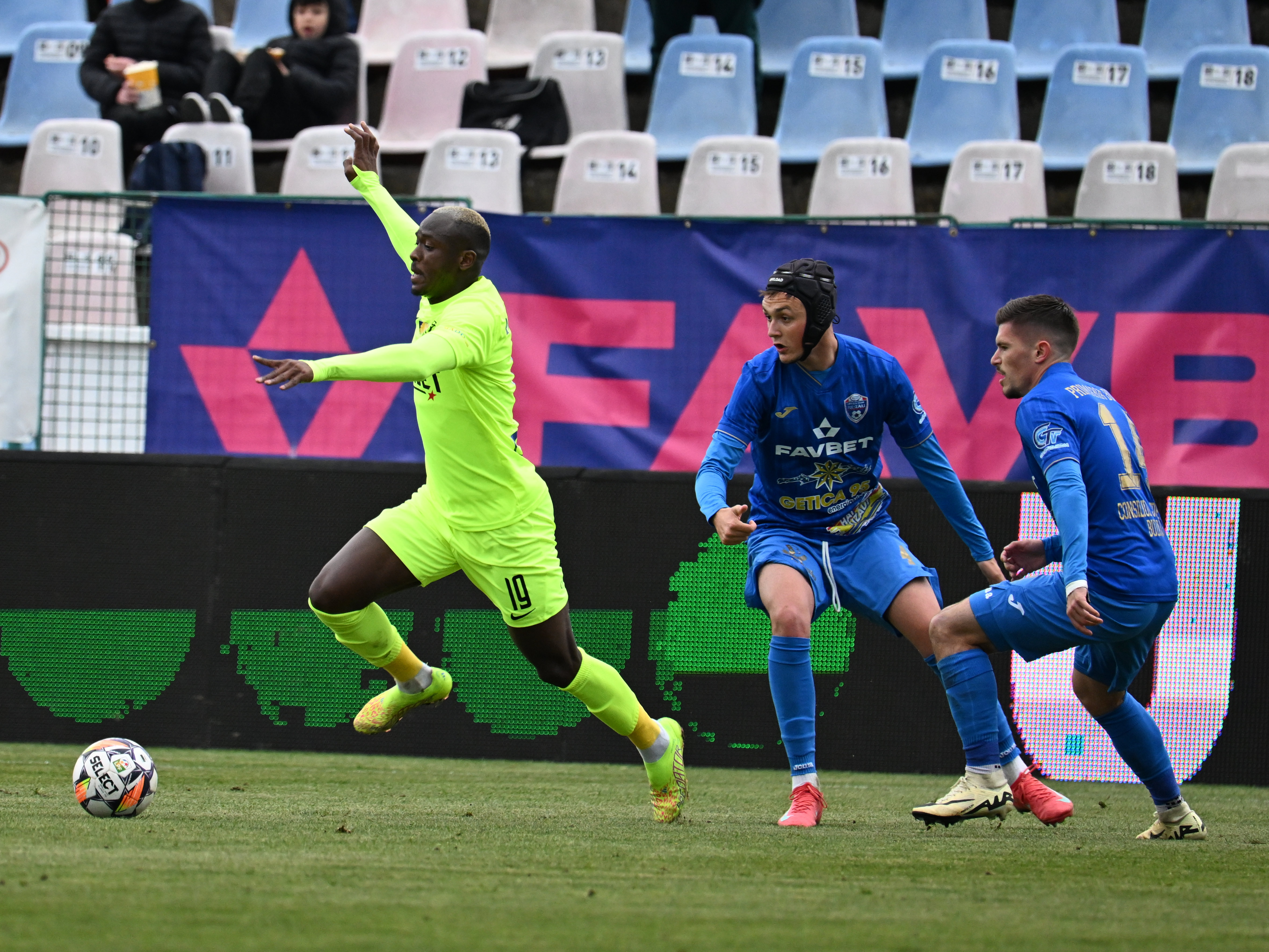 Gloria Buzău - Poli Iași 0-1. Oaspeții au urcat pe locul 3 în play-out-ul SuperLigii!
