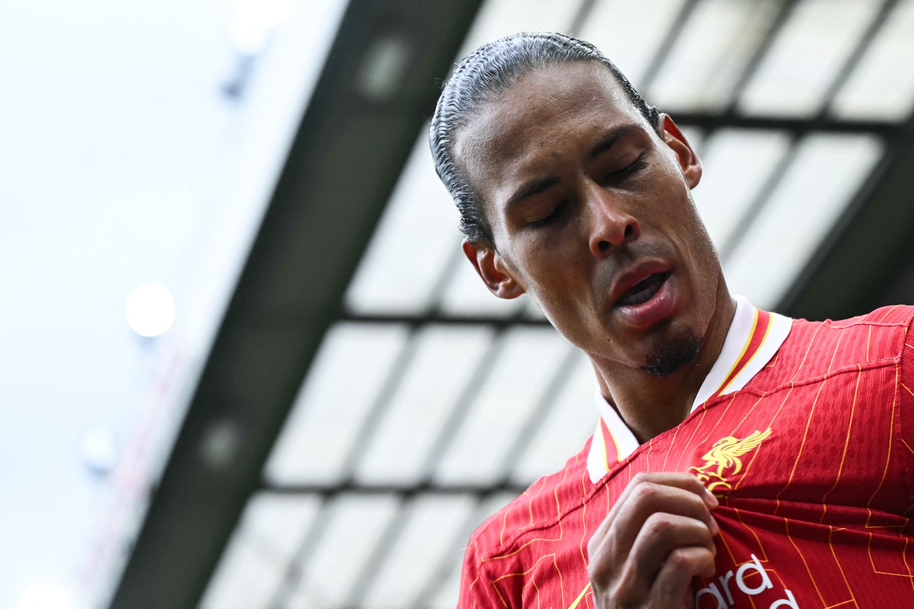 Virgil van Dijk a salvat-o pe Liverpool în minutul 89 și după a făcut anunțul: ”Toată lumea știe”