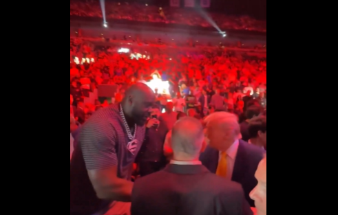 Donald Trump a dat ”nas în nas” cu legenda care l-a făcut ”praf” în episodul ”cel mai prost din istorie”. Ce a urmat