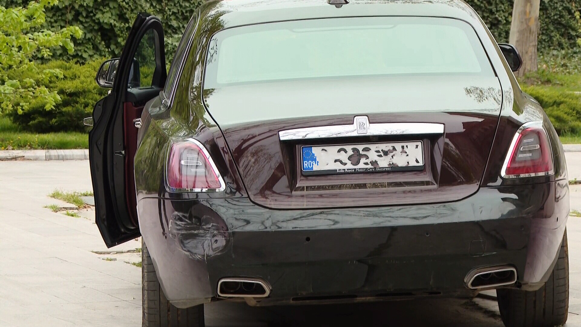 Starea în care a ajuns mașina de 500.000 de euro a lui Gigi Becali, după un nou accident