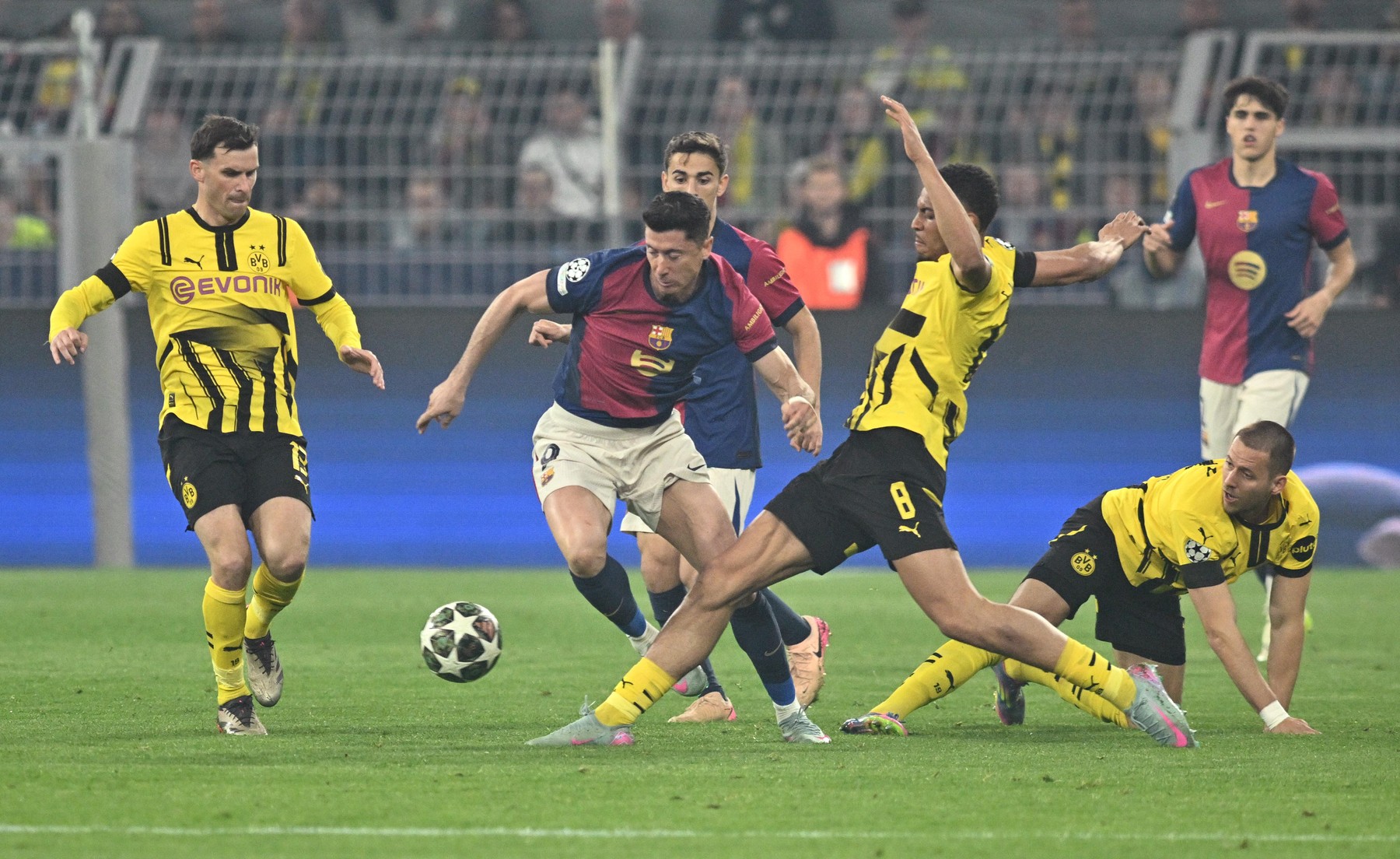 Borussia Dortmund - Barcelona 1-0, ACUM, DGS 1. GOOL! Guirassy a deschis scorul