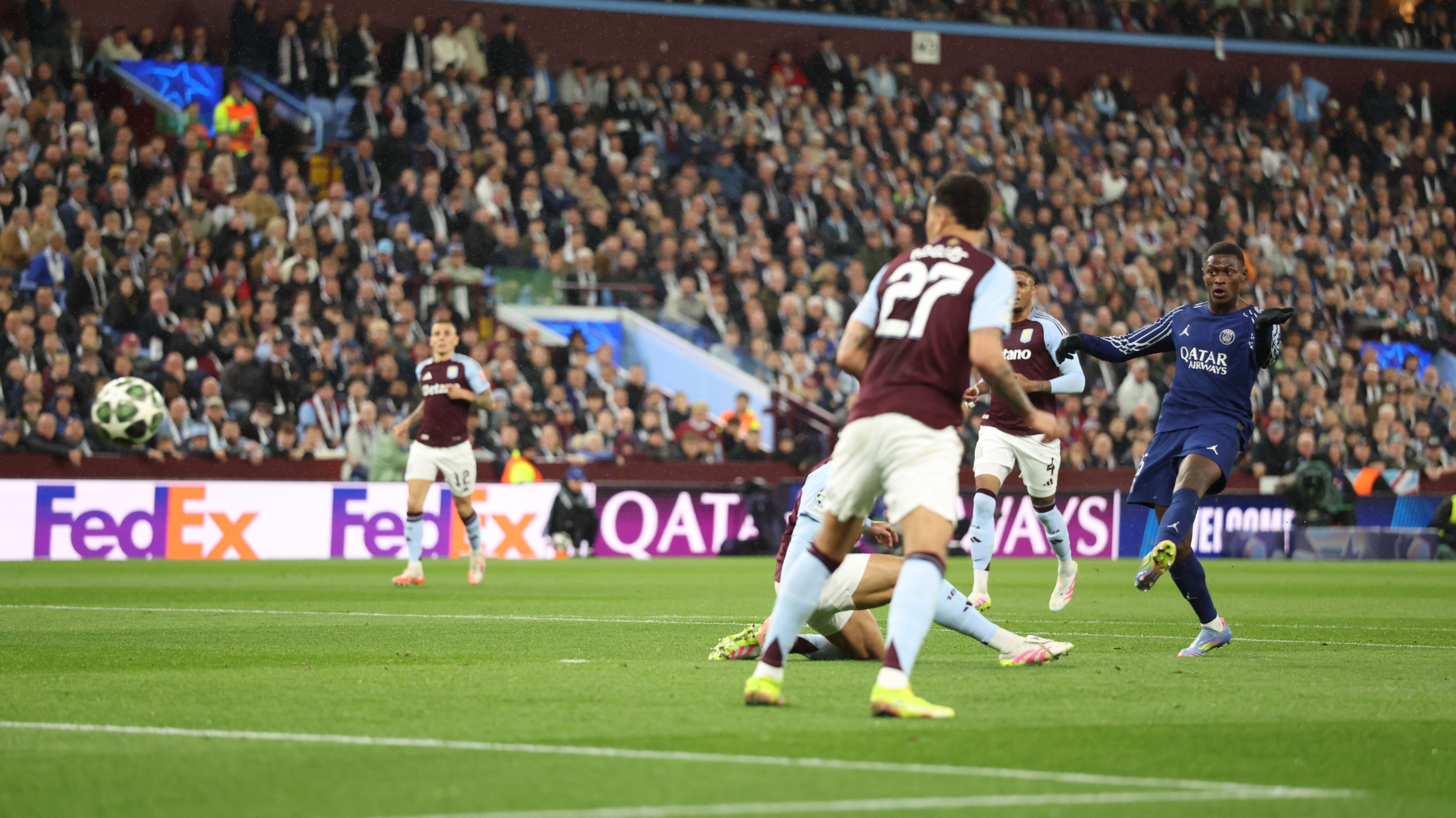 Aston Villa - PSG 3-2, ACUM, pe Digi Sport 2. Konsa și McGinn au întors scorul! Englezii au revenit de la 0-2
