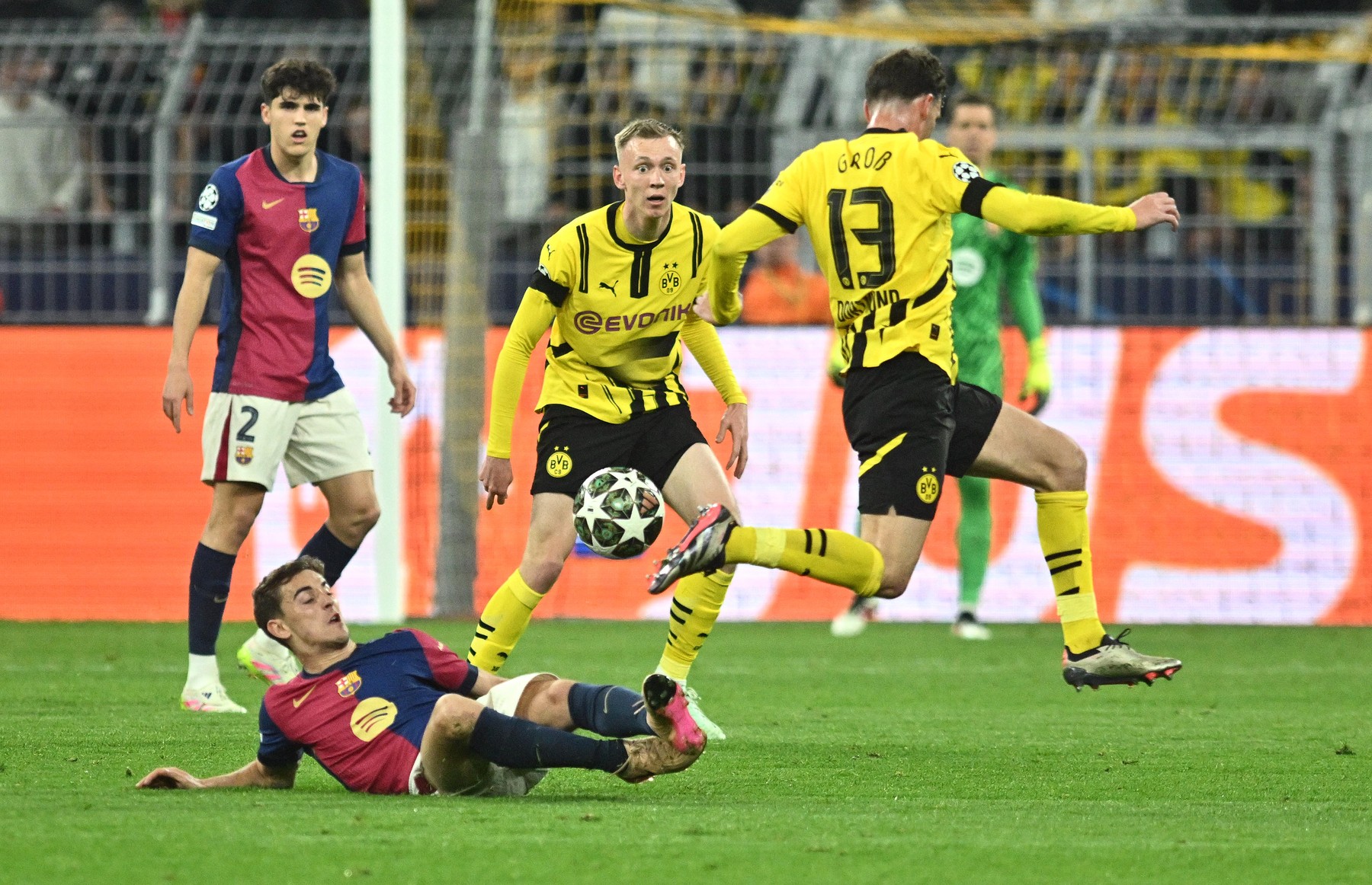 Borussia Dortmund - Barcelona 3-1. Catalanii s-au calificat în semifinalele UCL grație victoriei din tur