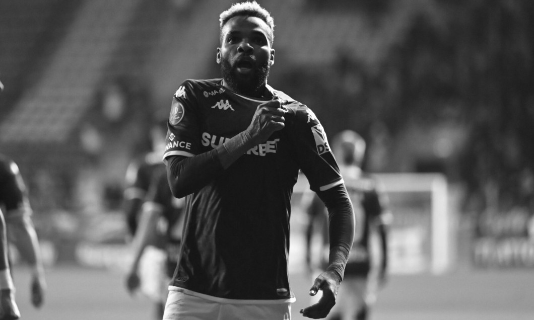 Aaron Salem Boupendza se bucur� dupa un gol marcat din penalty in meciul de fotbal dintre Rapid Bucuresti si UTA Arad,