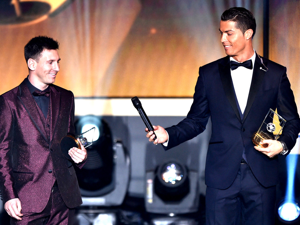Ronaldo l-a "fluierat" pe Messi: 62% din totalul voturilor la "Cel mai mare Balon de Aur din istorie"