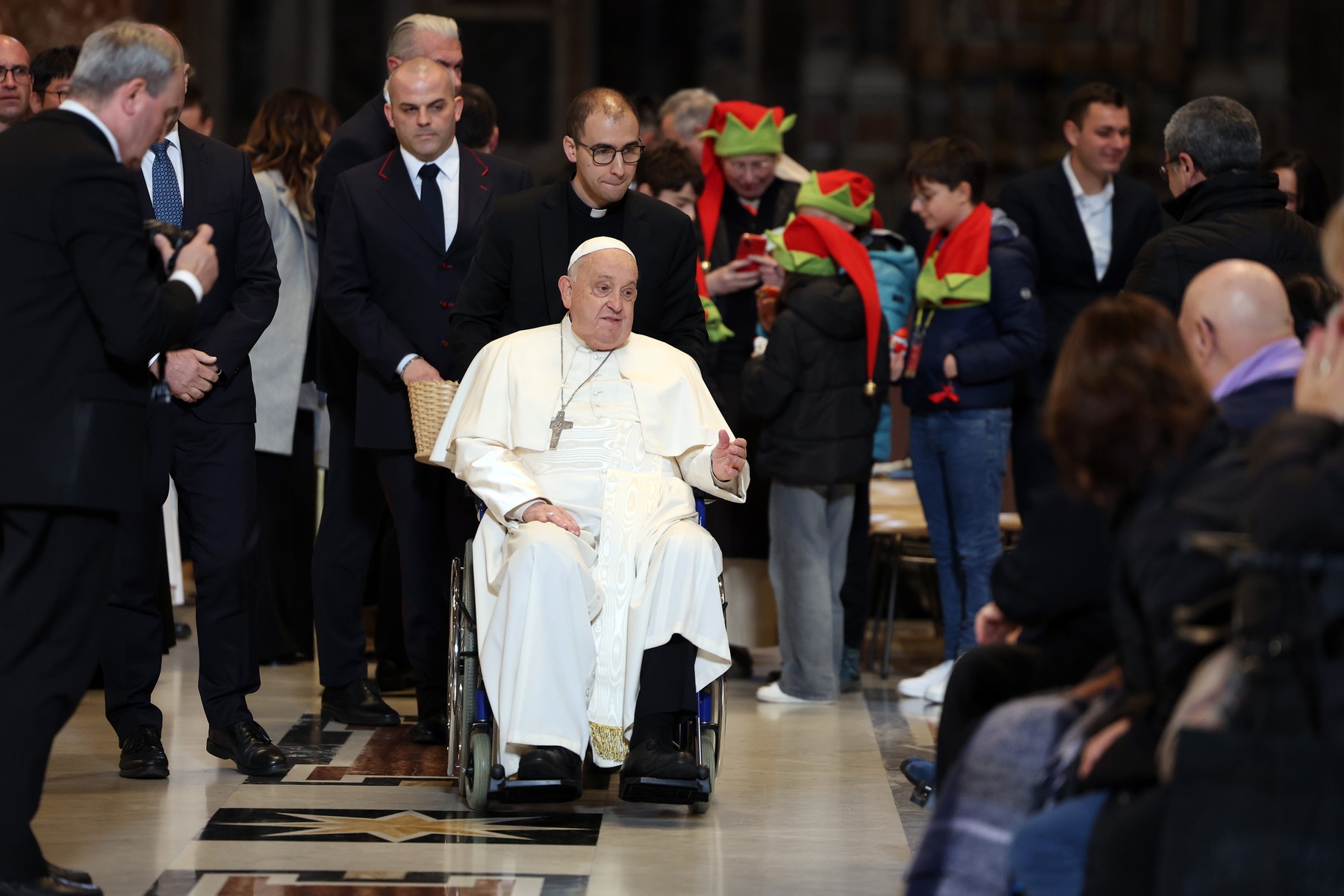 Ultimul român din fotbal care l-a vizitat pe Papa Francisc. ”Și-a dat seama că e mult mai grav”