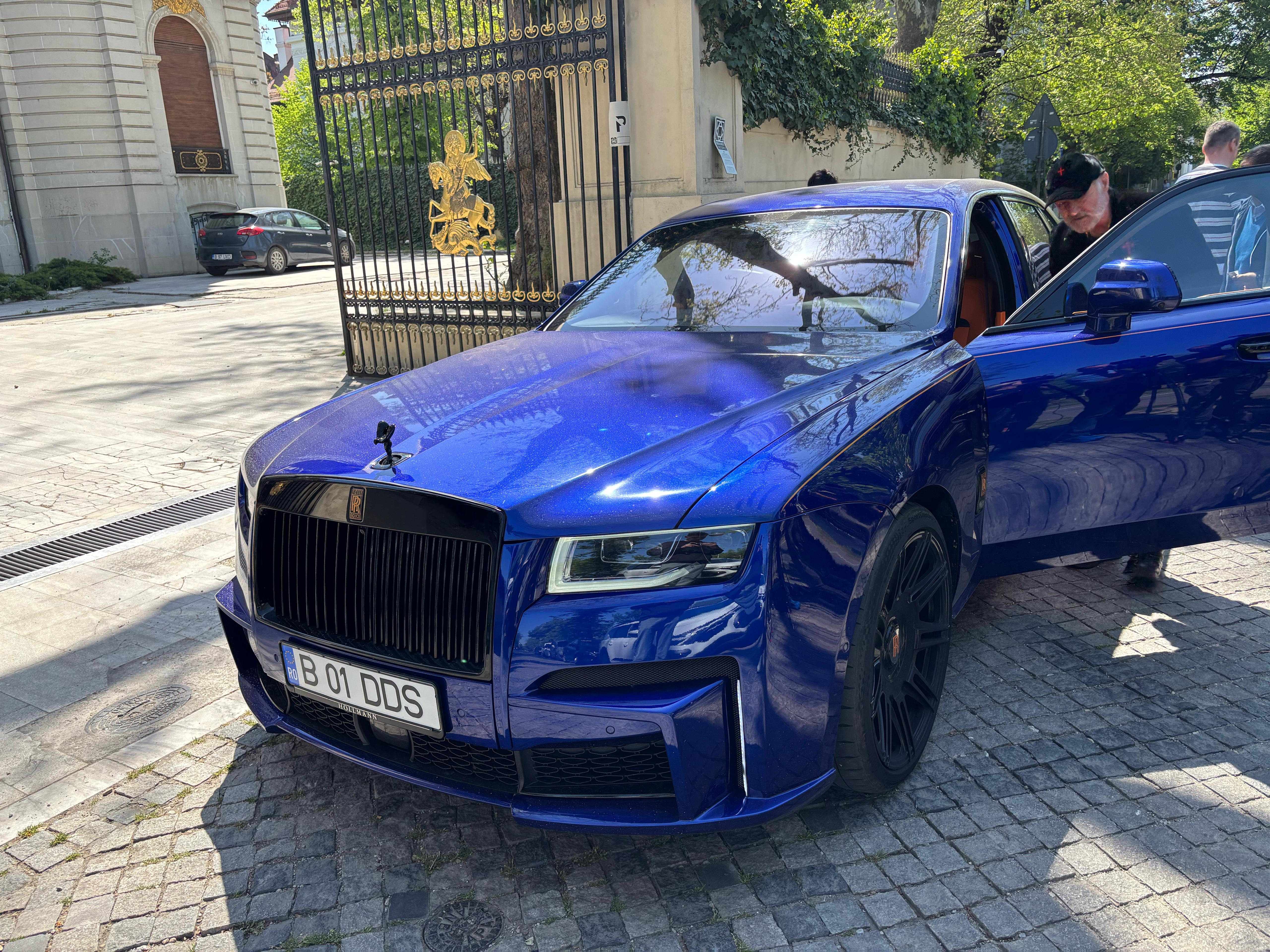 Gigi Becali a dezvăluit când s-a născut, de fapt, și ce cadou și-a făcut de ziua sa