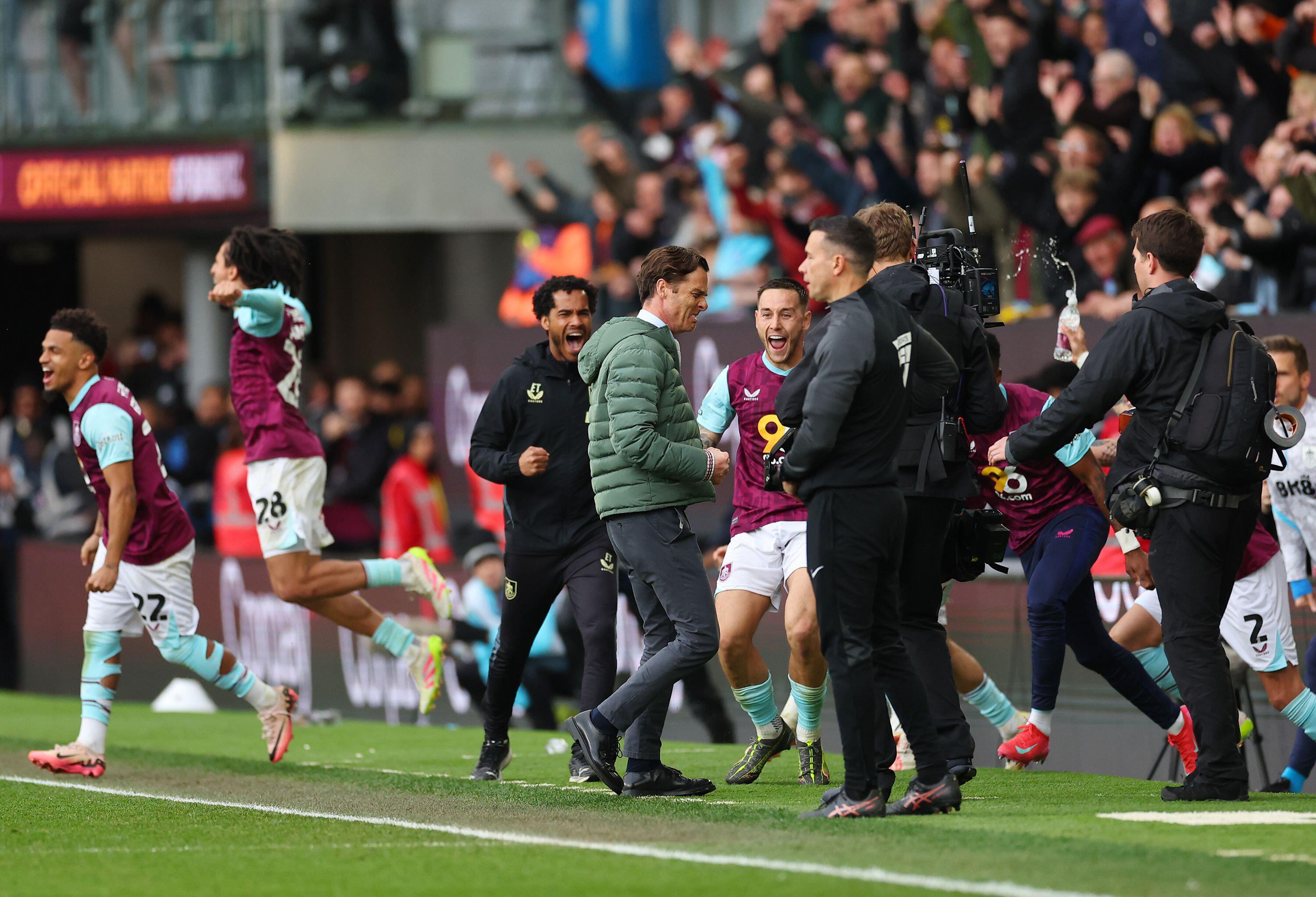 Antrenorul din Anglia a promovat în Premier League cu a treia echipă în ultimii 5 ani!