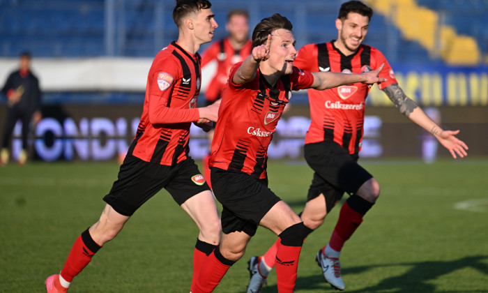 FOTBAL:METALOGLOBUS BUCURESTI-FK CSIKSZEREDA MIERCUREA CIUC, PLAY OFF LIGA 2 CASA PARIURILOR (8.04.2025)