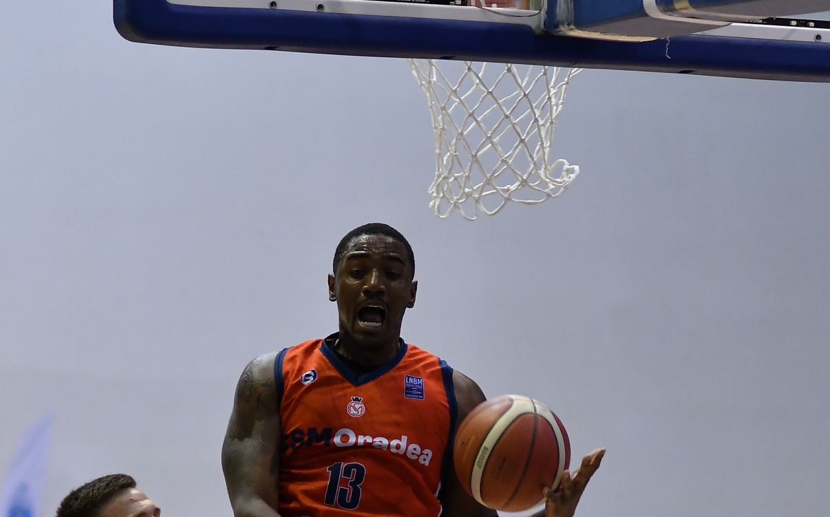 CSM Oradea - CS Vâlcea 90-61. Gazdele au terminat pe primul loc în sezonul regulat din Divizia A